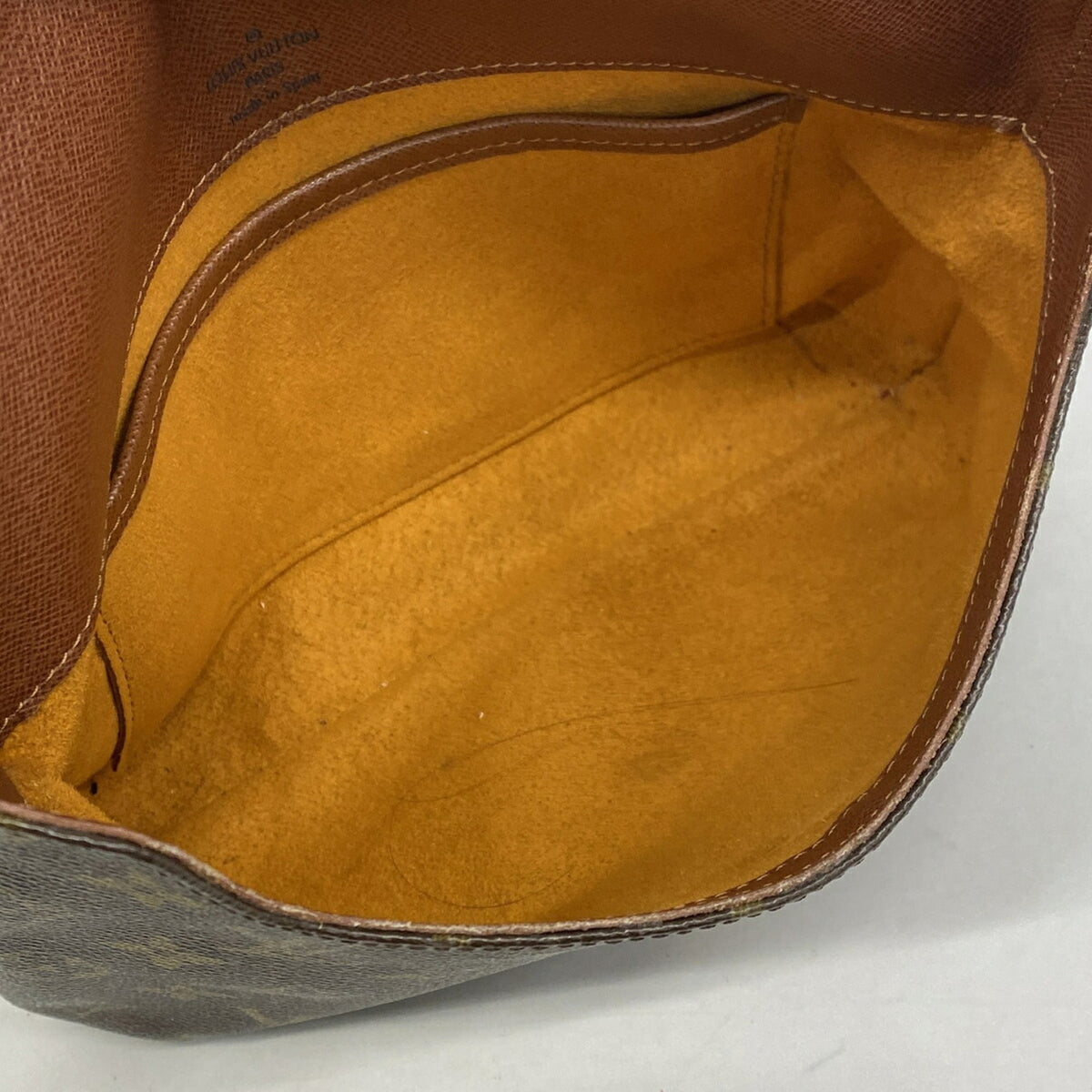 Louis Vuitton Brown Shoulder Bag (Pre-Owned)