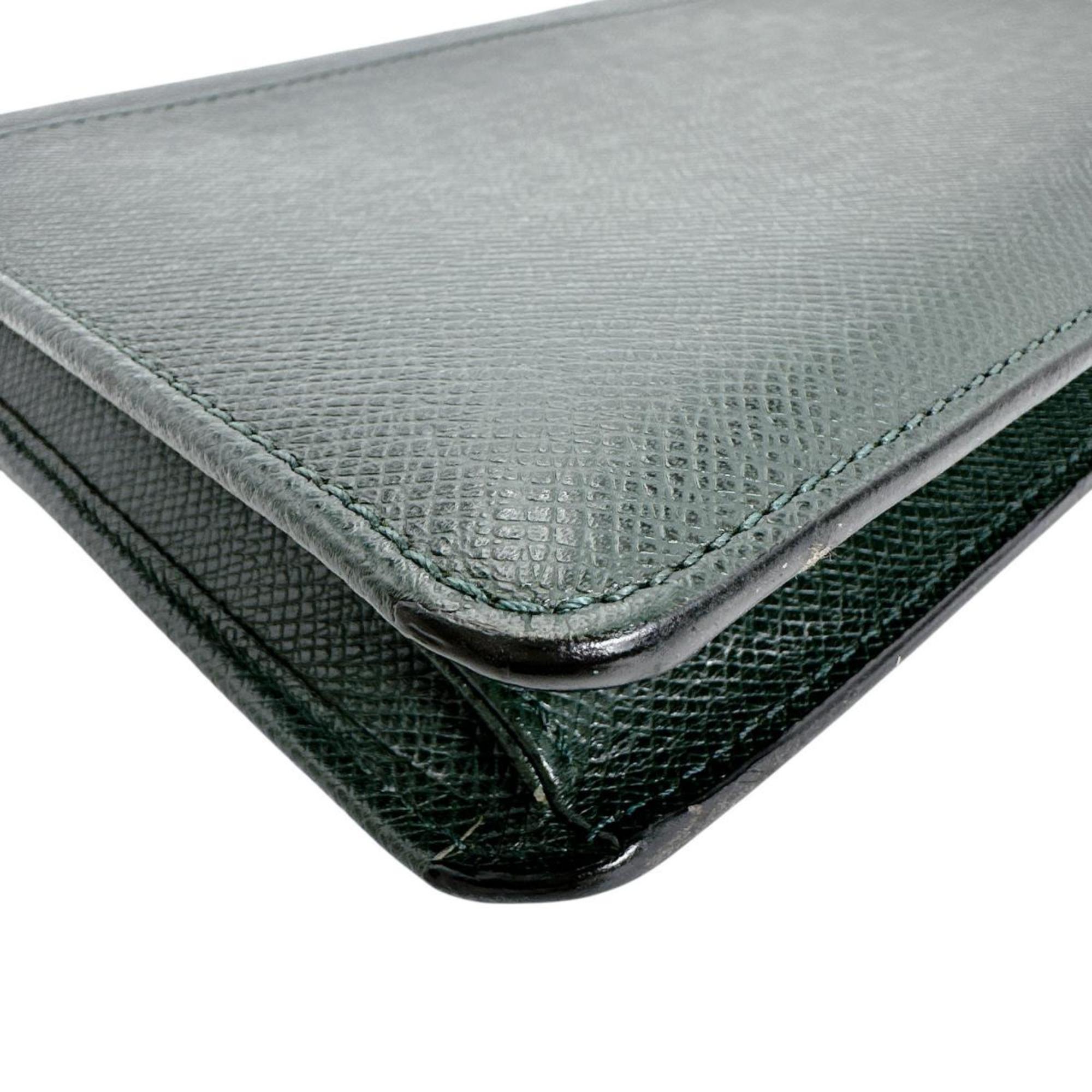 Louis Vuitton Episea Green Taiga Leather Clutch Bag (Pre-Owned)