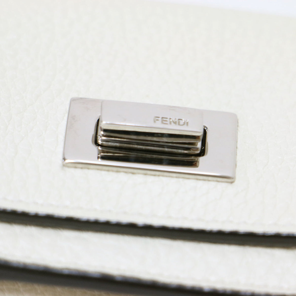 Fendi White Leather Wallet (Tri-Fold) (Pre-Owned)