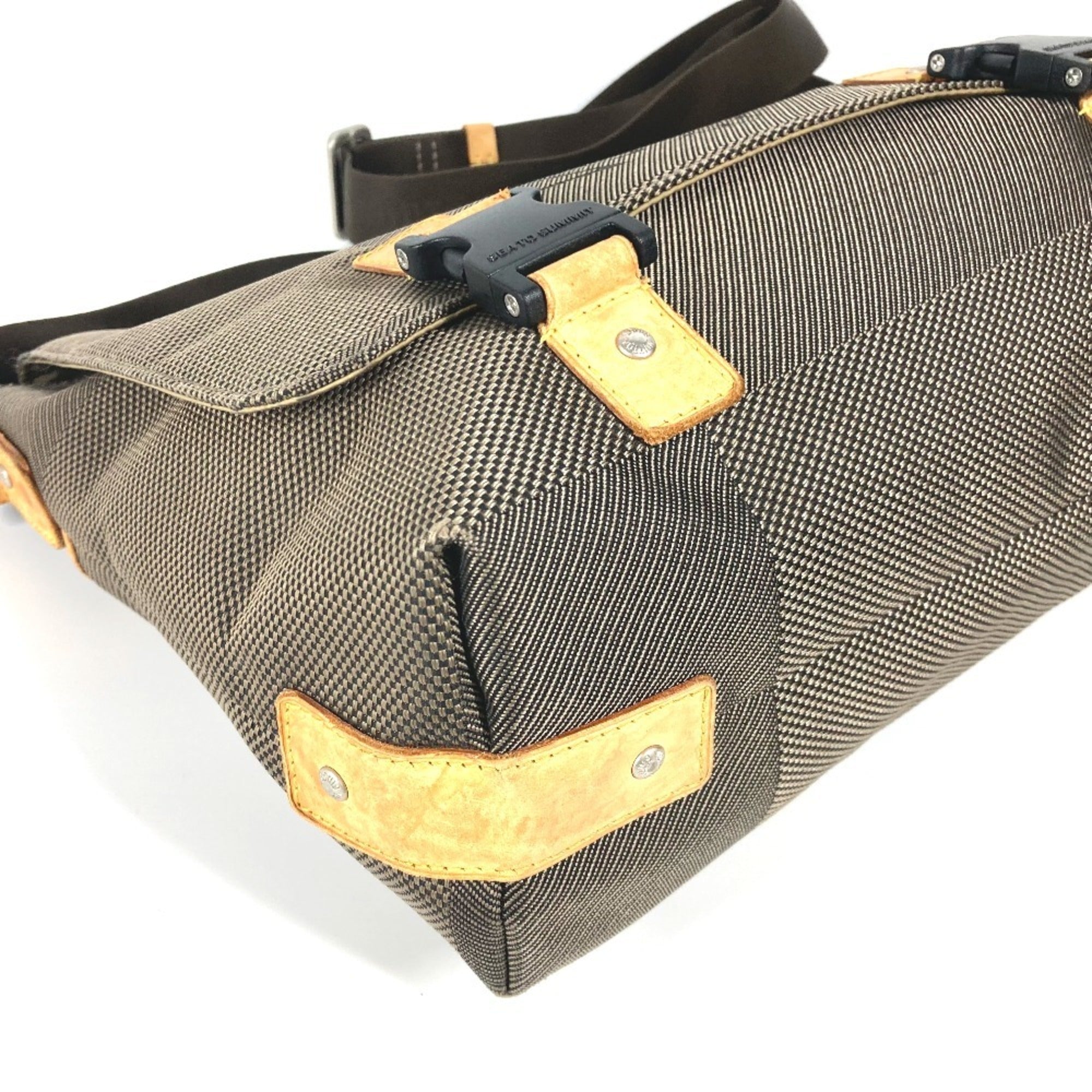 Louis Vuitton Earth Khaki Damier Geant Messenger Bag Shoulder Bag (Pre-Owned)