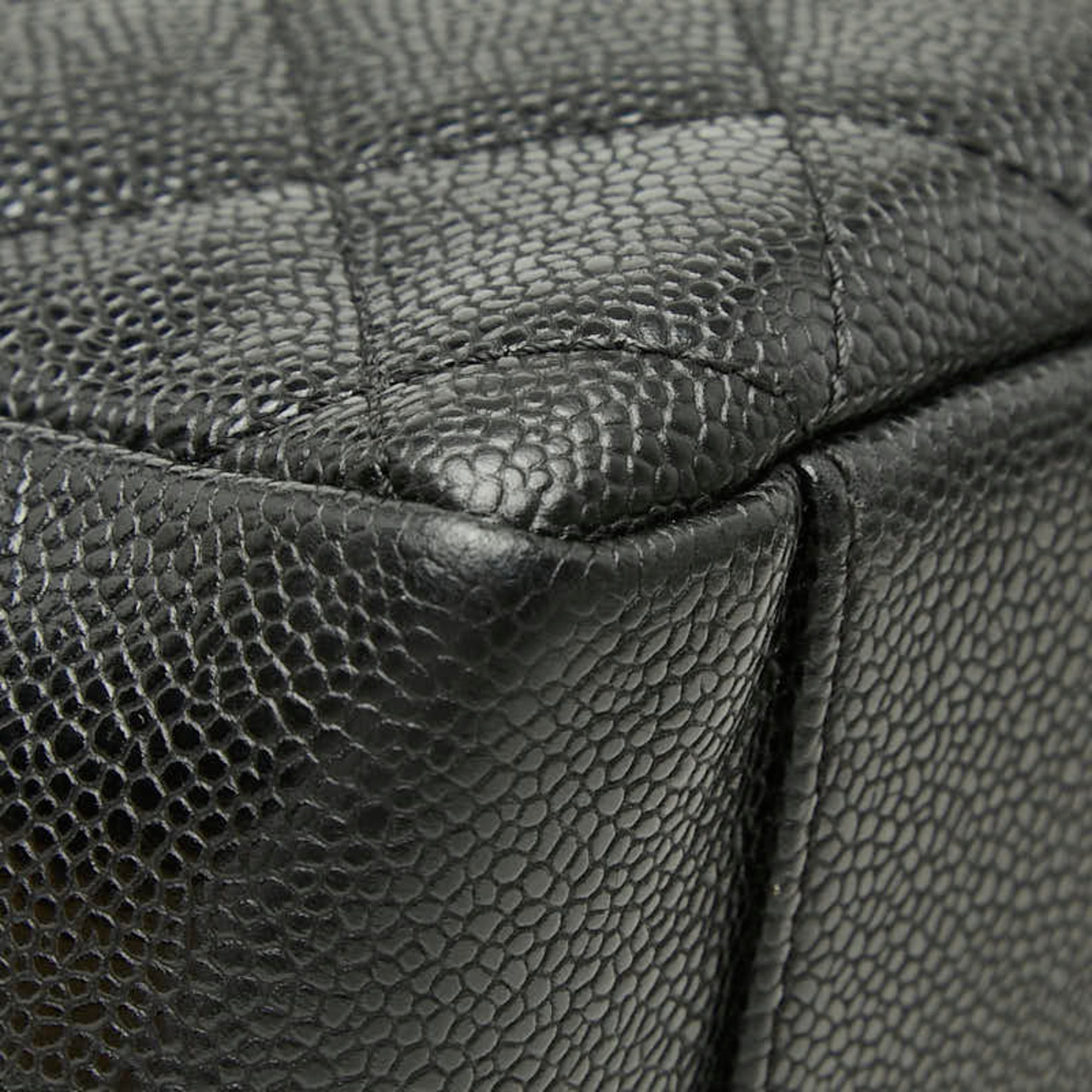 Chanel Black Grained Calfskin Shoulder Bag (Pre-Owned)