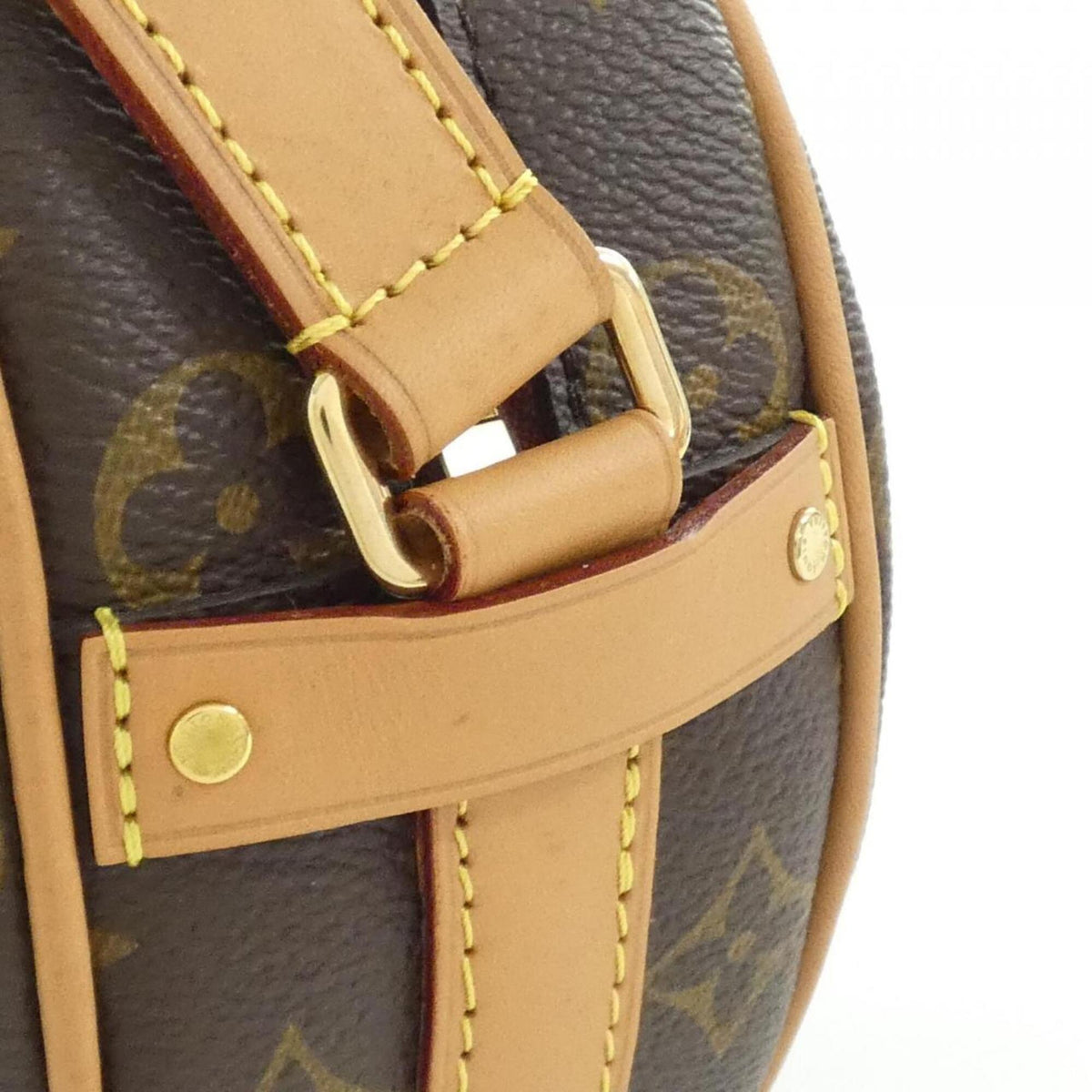 Louis Vuitton Marron Coated Canvas Shoulder Bag (Pre-Owned)