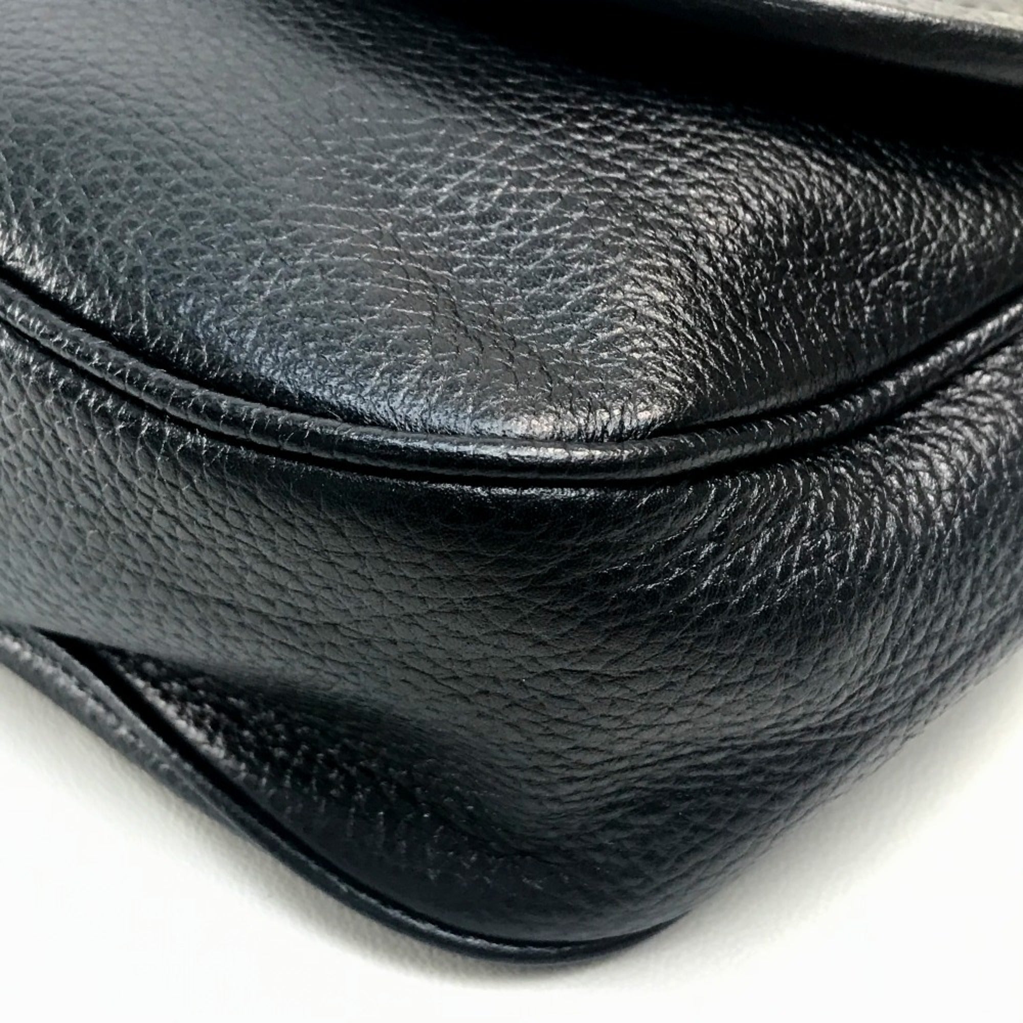 Michael Kors Black Leather Shoulder Bag (Pre-Owned)