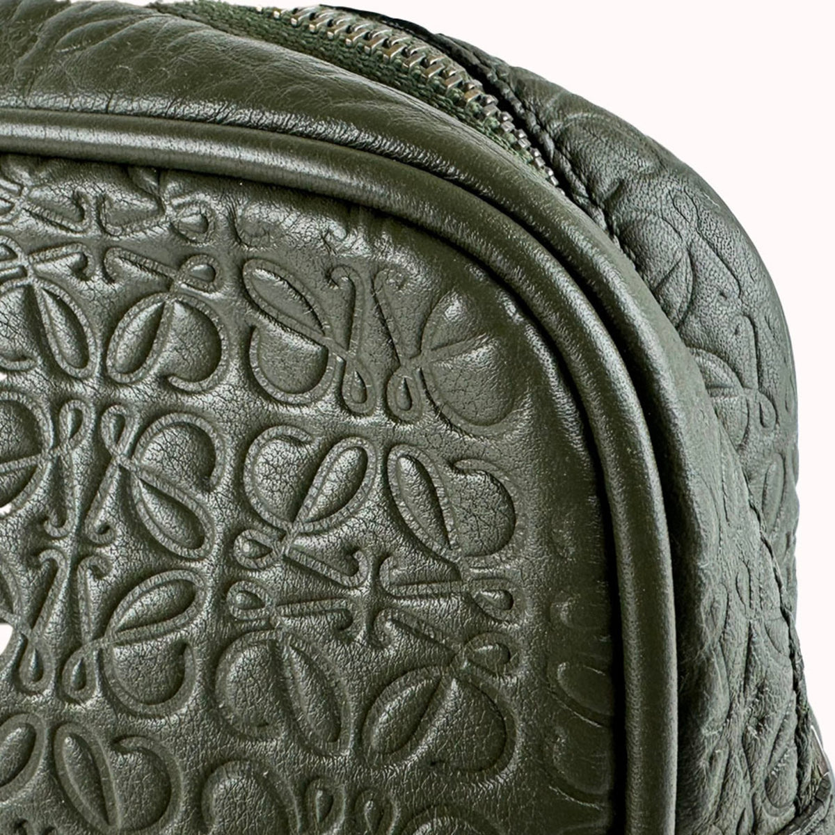 Loewe Khaki Leather Clutch Bag (Pre-Owned)