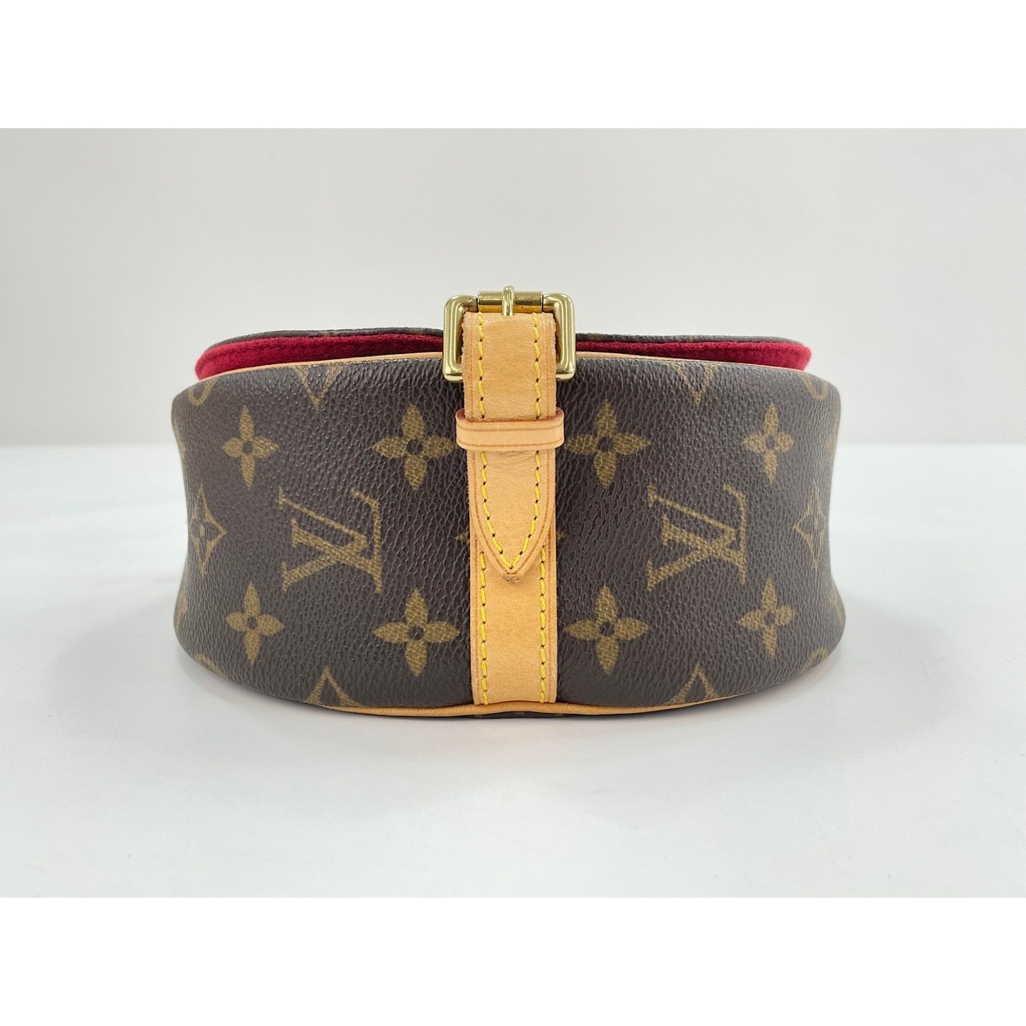 Louis Vuitton Brown Monogram Shoulder Bag (Pre-Owned)