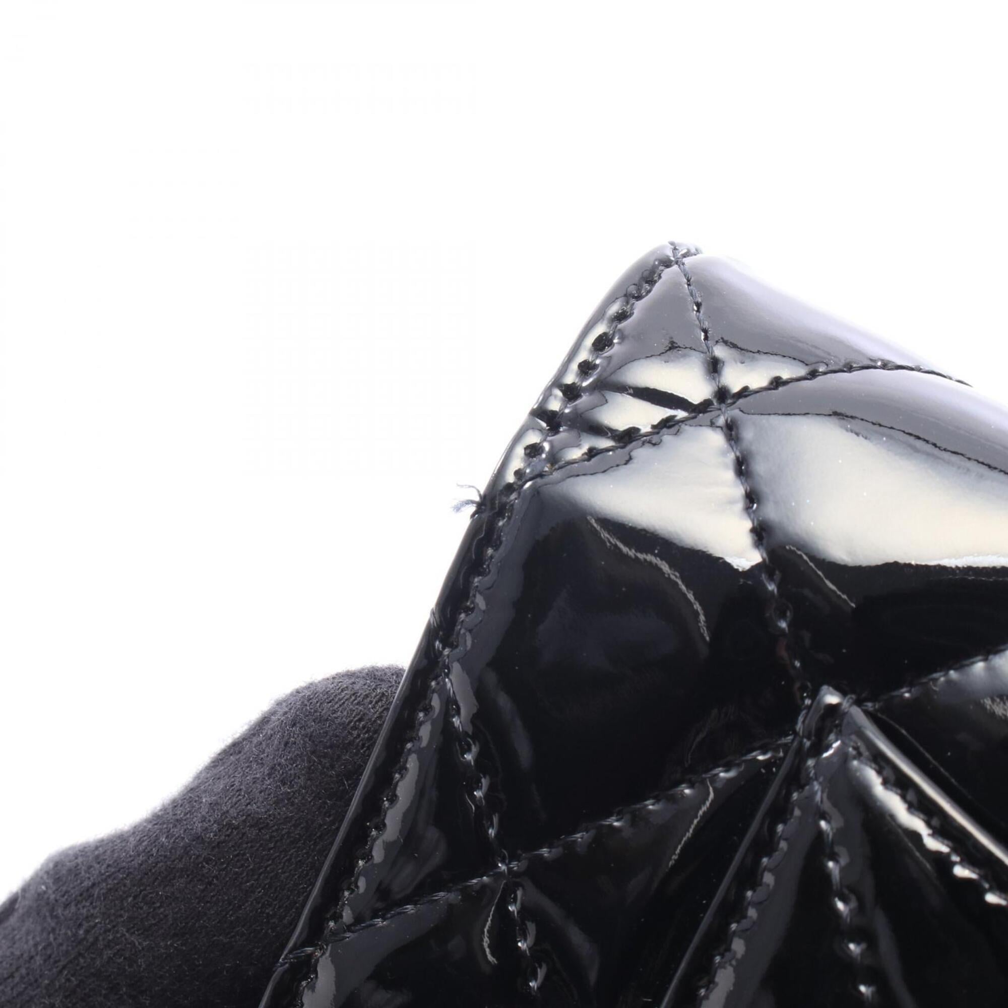 Chanel Black Patent Leather Handbag Shoulder Bag (Pre-Owned)