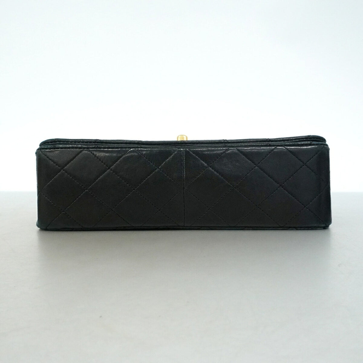 Chanel Black Leather Shoulder Bag (Pre-Owned)