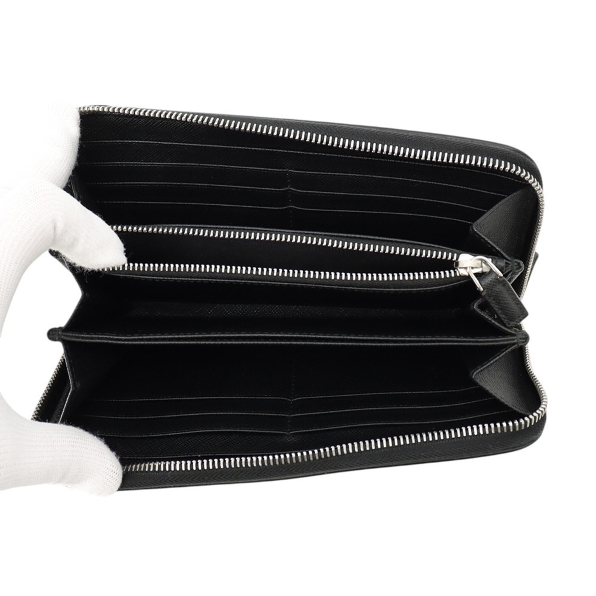 Prada Black Saffiano Long Wallet (Bi-Fold) (Pre-Owned)