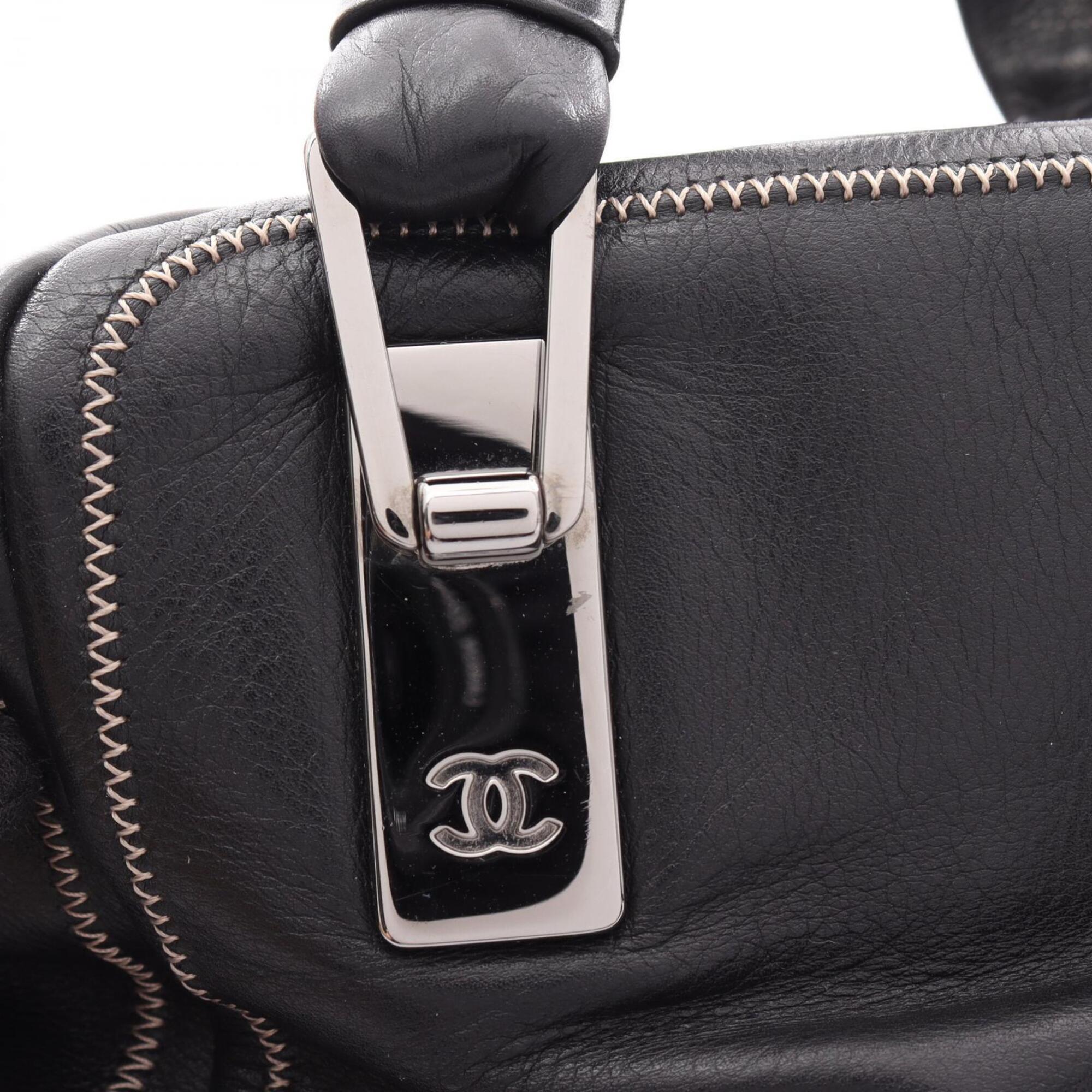 Chanel Black Leather Handbag (Pre-Owned)