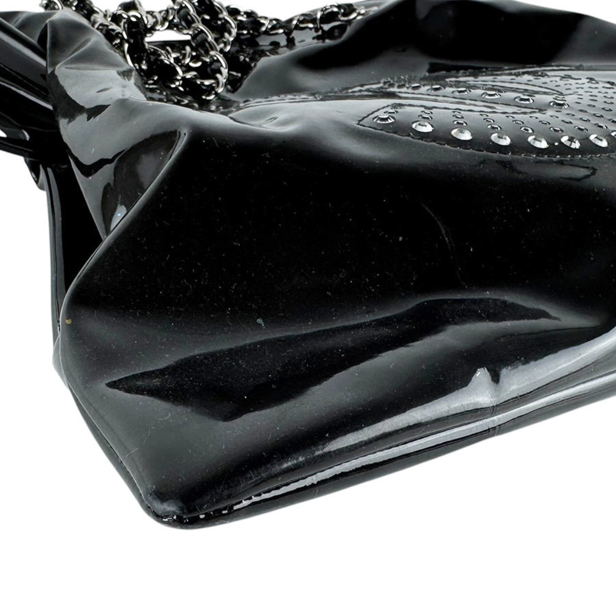 Chanel Black Patent Leather Shoulder Bag (Pre-Owned)