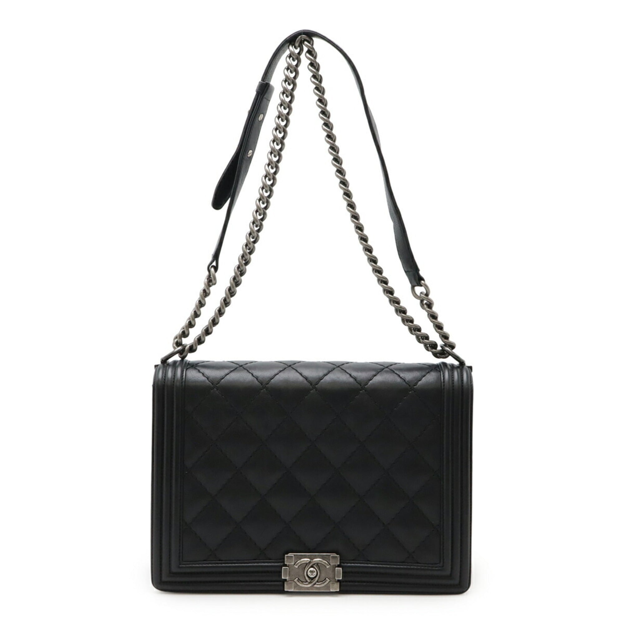 Chanel Matelasse Black Leather Shoulder Bag (Pre-Owned)