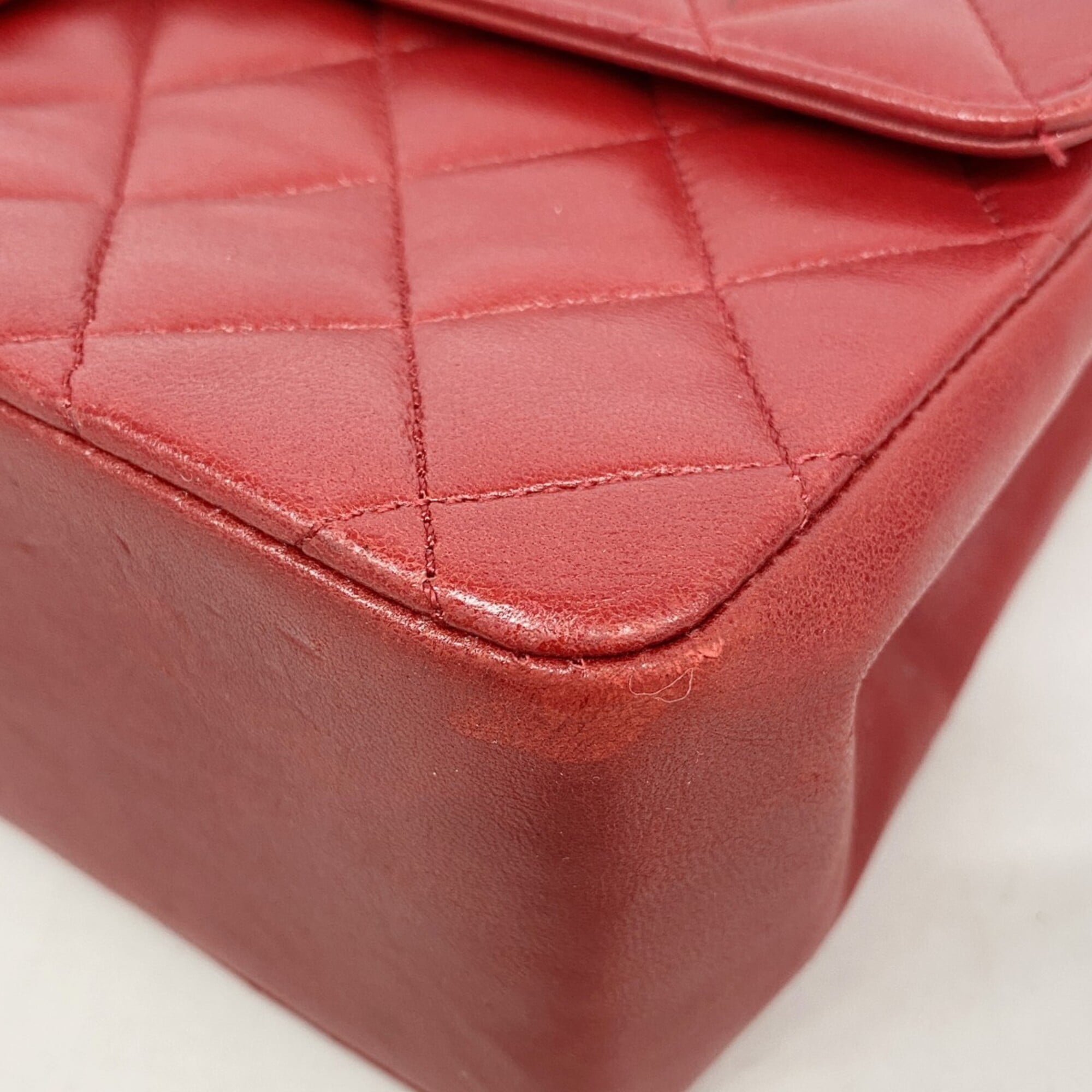 Chanel Red Color Leather Shoulder Bag (Pre-Owned)