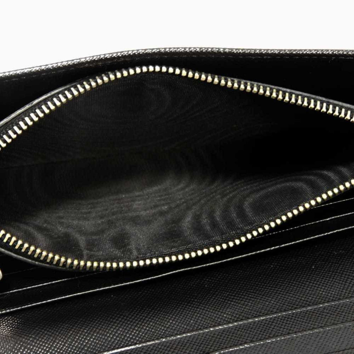 Prada Black Saffiano Long Wallet (Bi-Fold) (Pre-Owned)