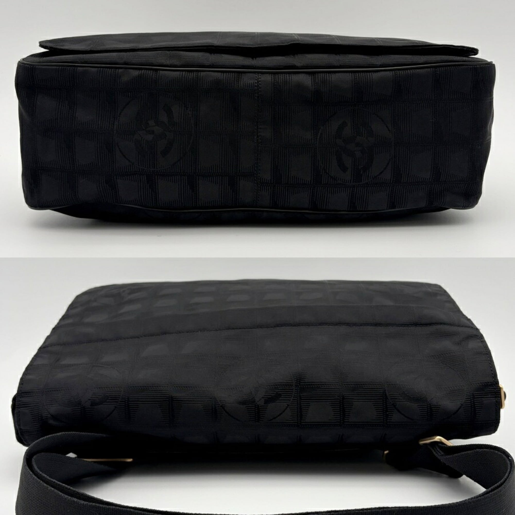 Chanel Black New Travel Line Nylon Jacquard Leather Messenger Bag (Pre-Owned)