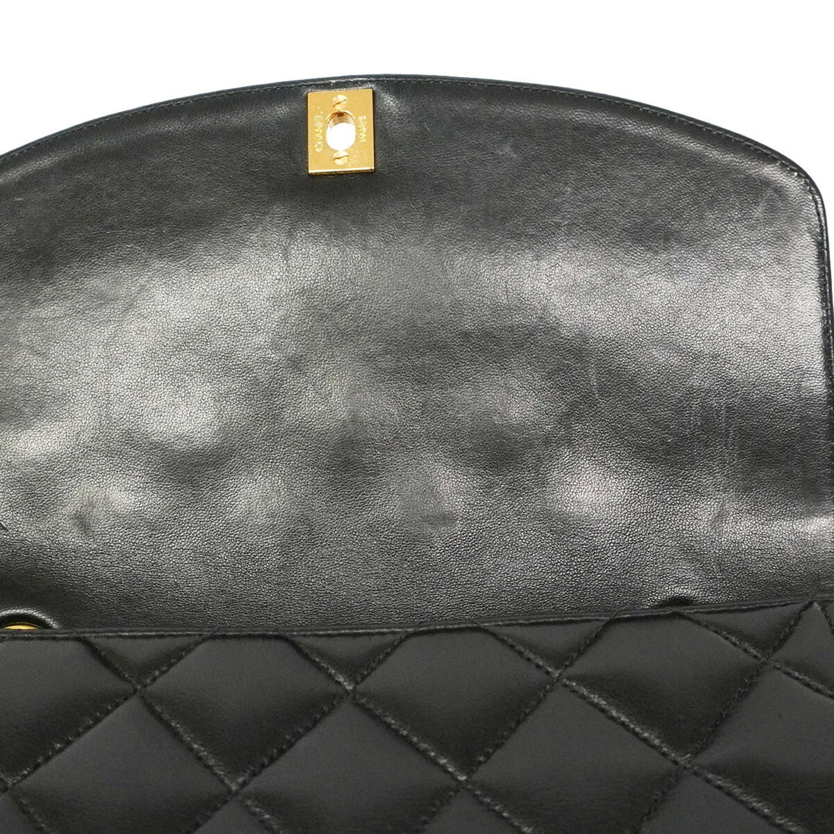 Chanel Black Leather Shoulder Bag (Pre-Owned)