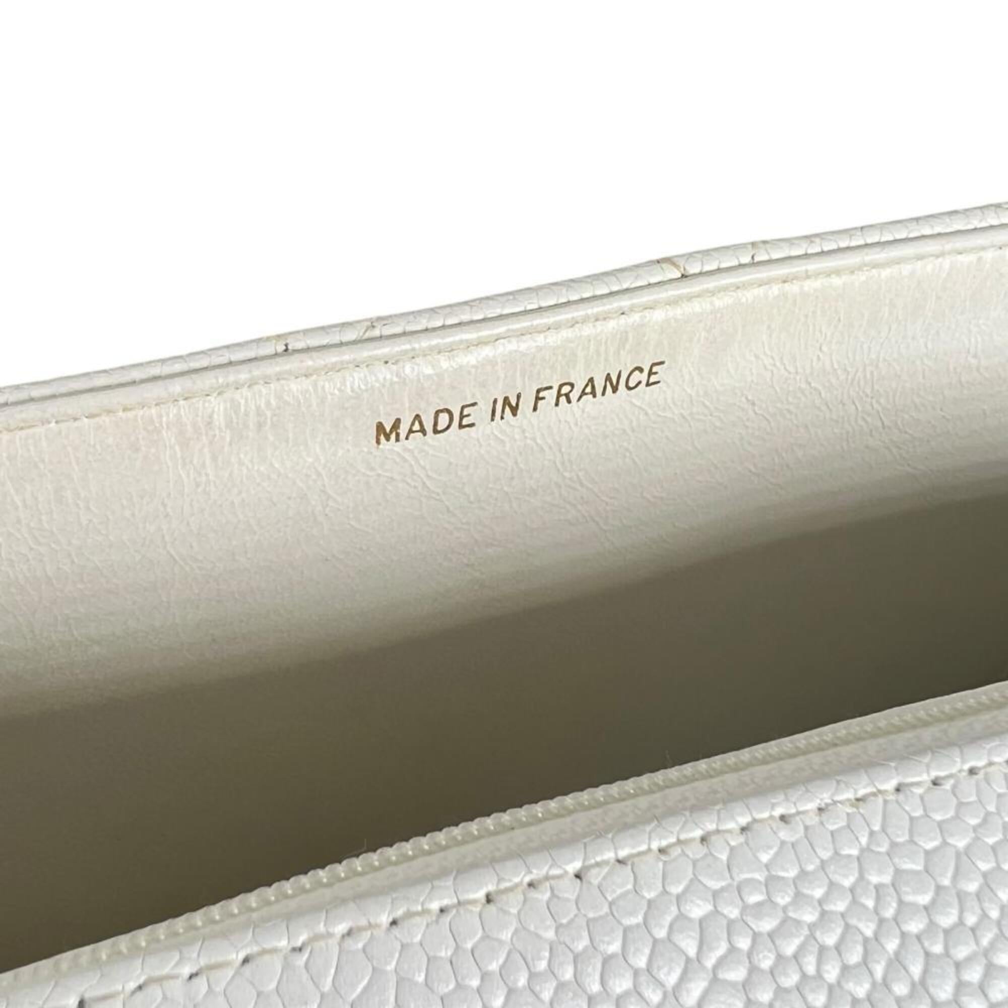 Chanel White Grained Calfskin Shoulder Bag (Pre-Owned)