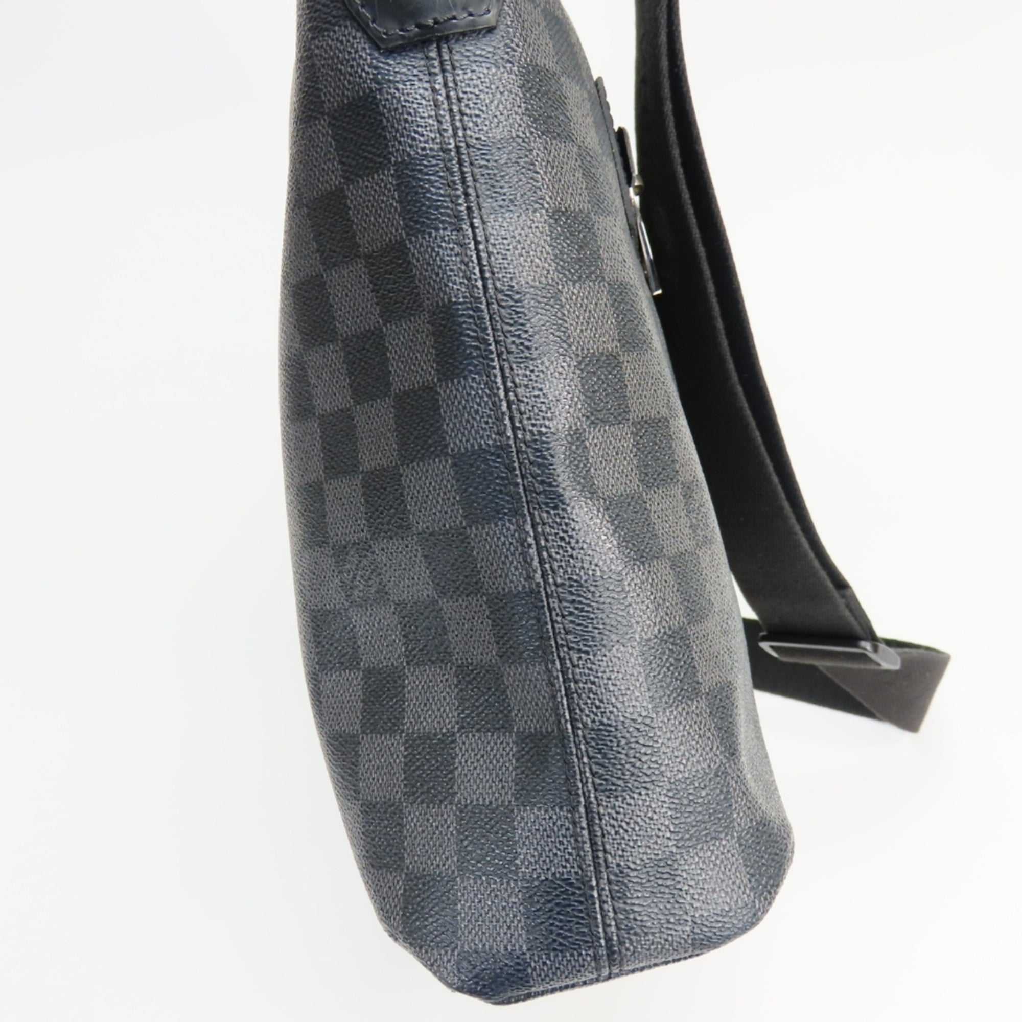 Louis Vuitton Black Dark Gray Damier Graphite Shoulder Bag (Pre-Owned)