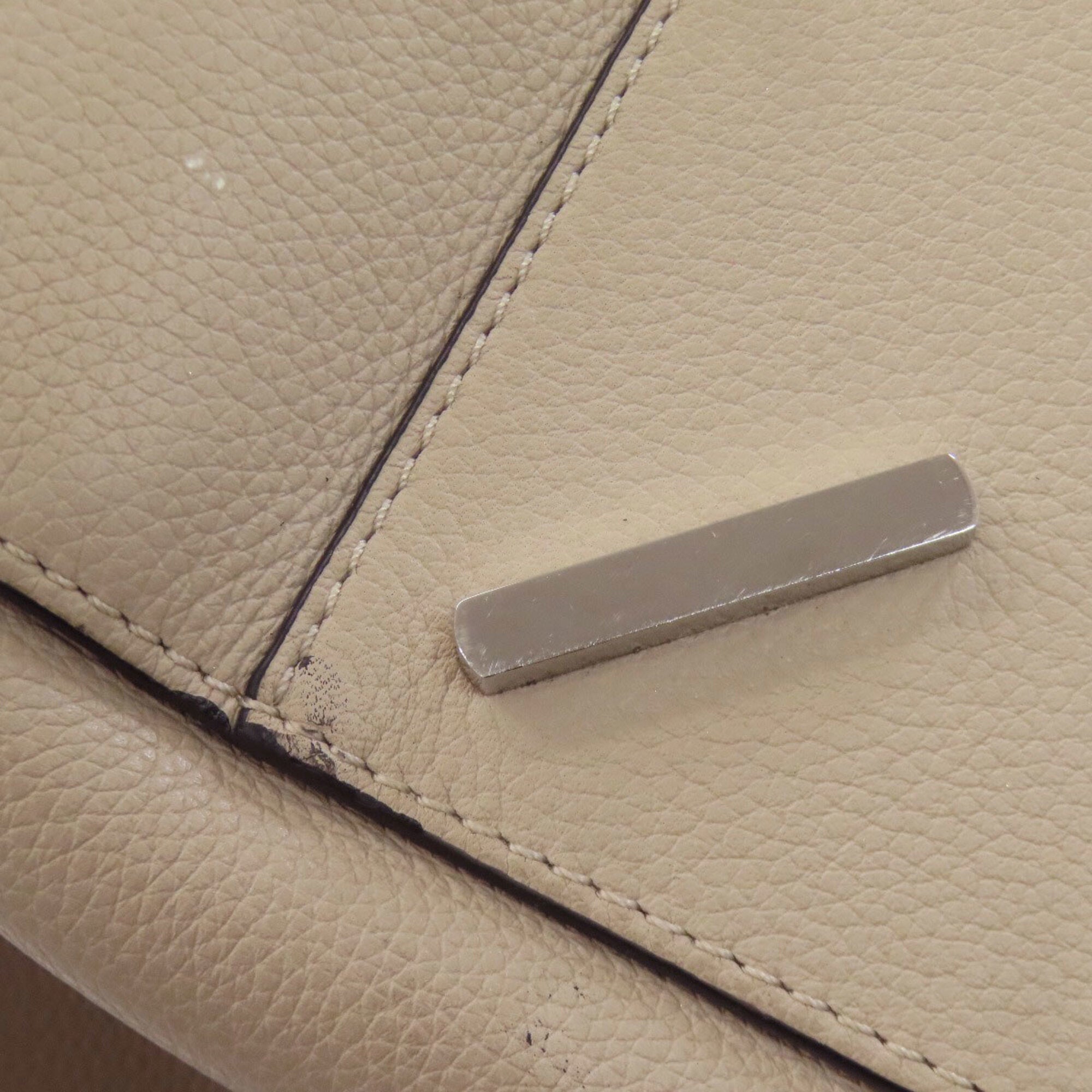 Loewe Beige Leather Handbag (Pre-Owned)