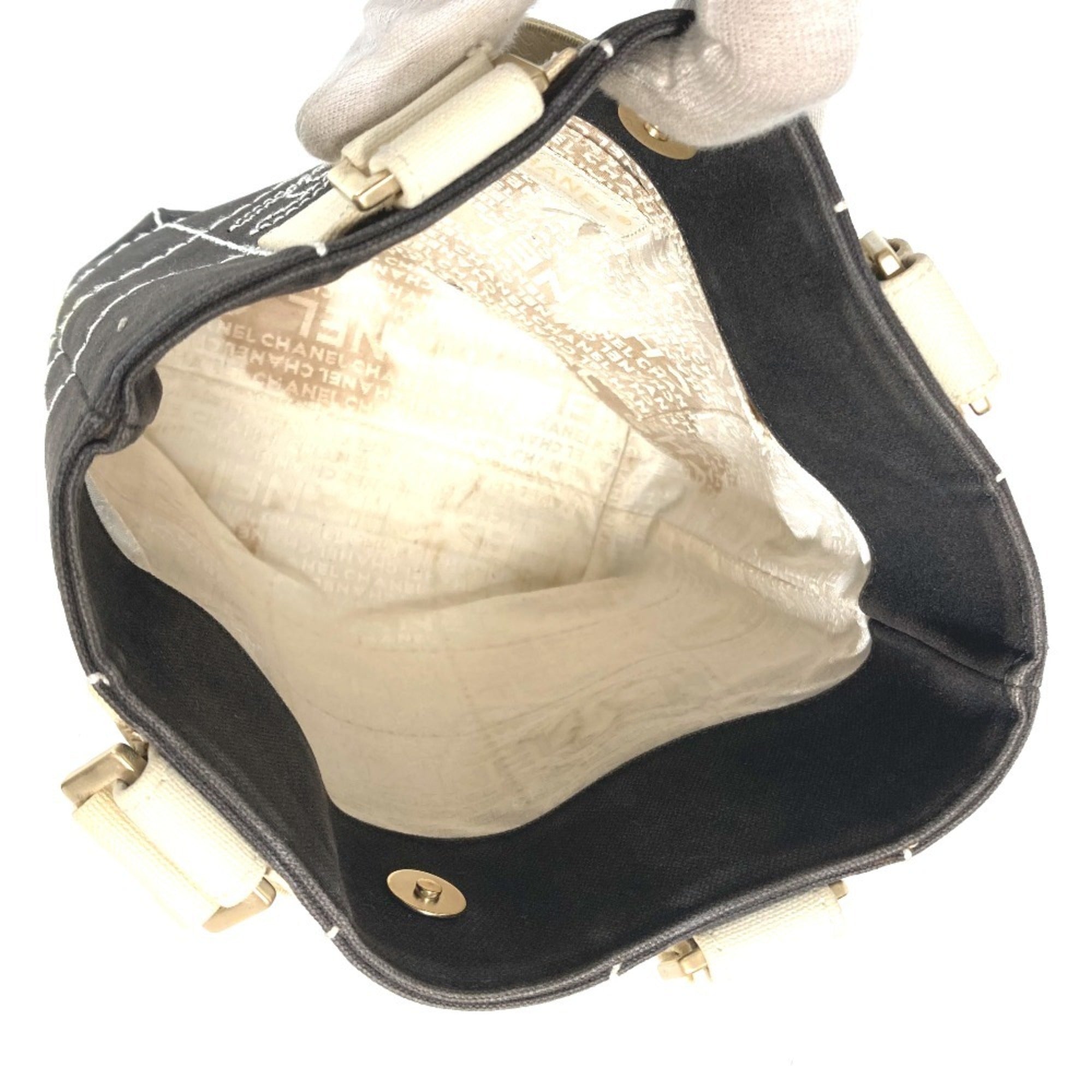 Chanel Black White Canvas Handbag Tote Bag (Pre-Owned)