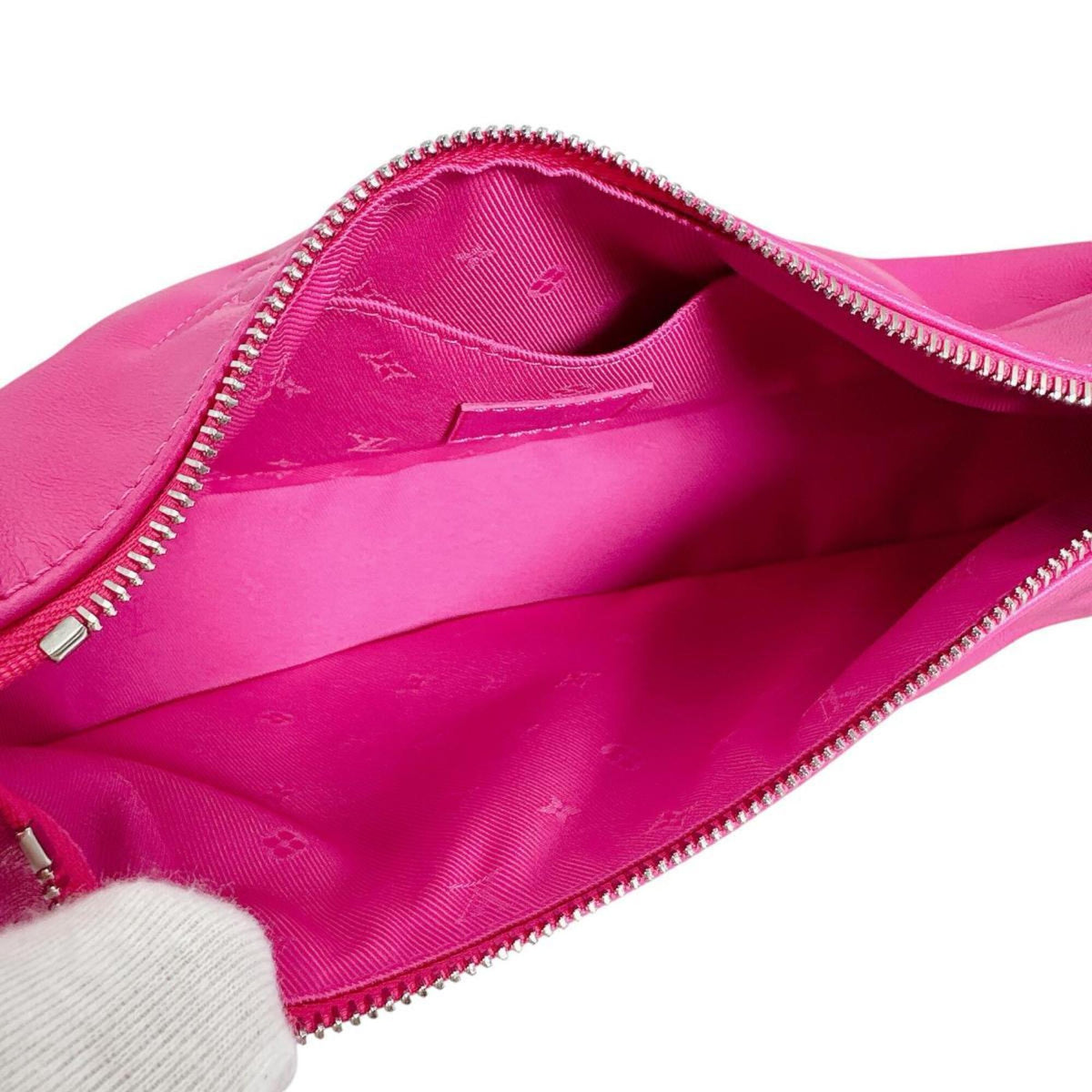 Louis Vuitton Pink Leather Shoulder Bag (Pre-Owned)