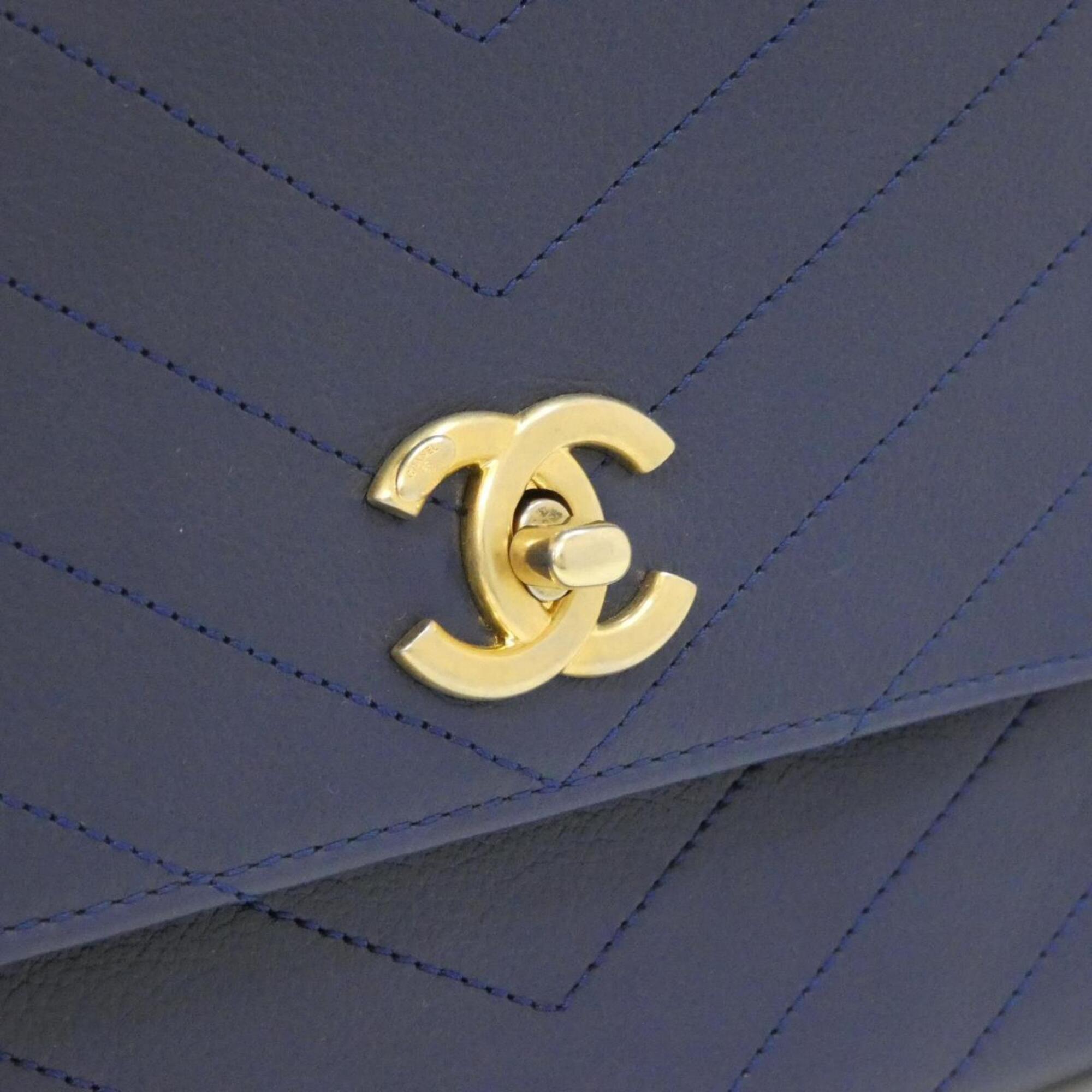 Chanel Blue Leather Handbag (Pre-Owned)