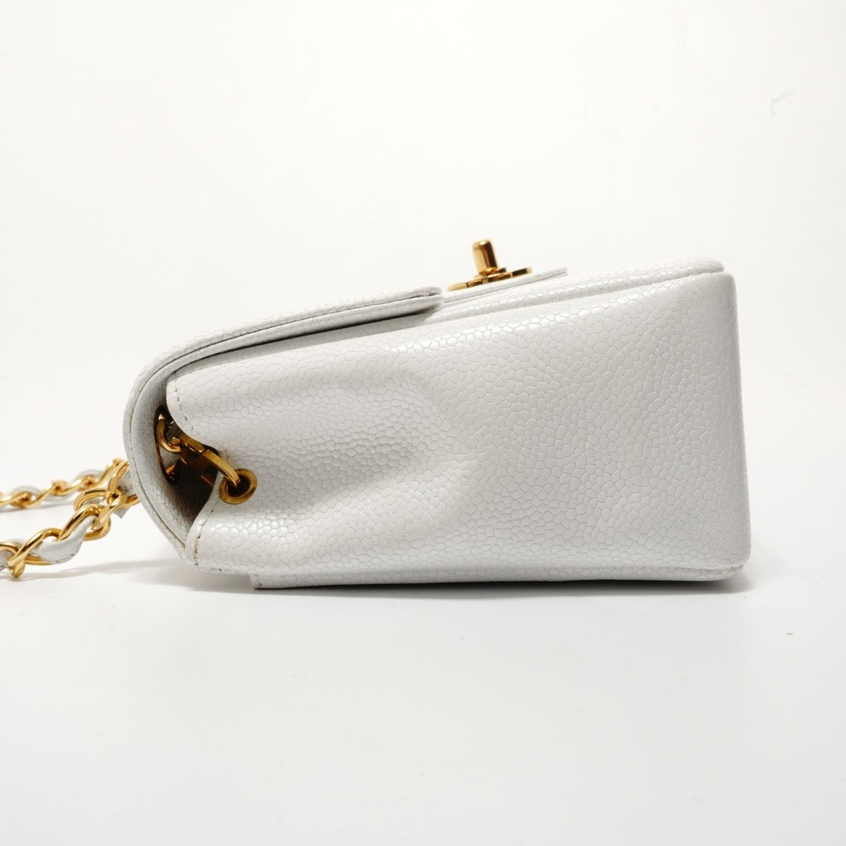 Chanel White Grained Calfskin Shoulder Bag (Pre-Owned)