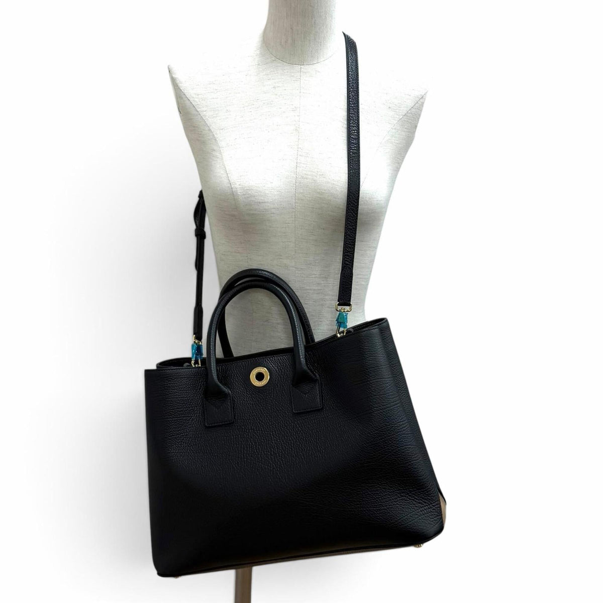 Burberry Black Leather Handbag (Pre-Owned)