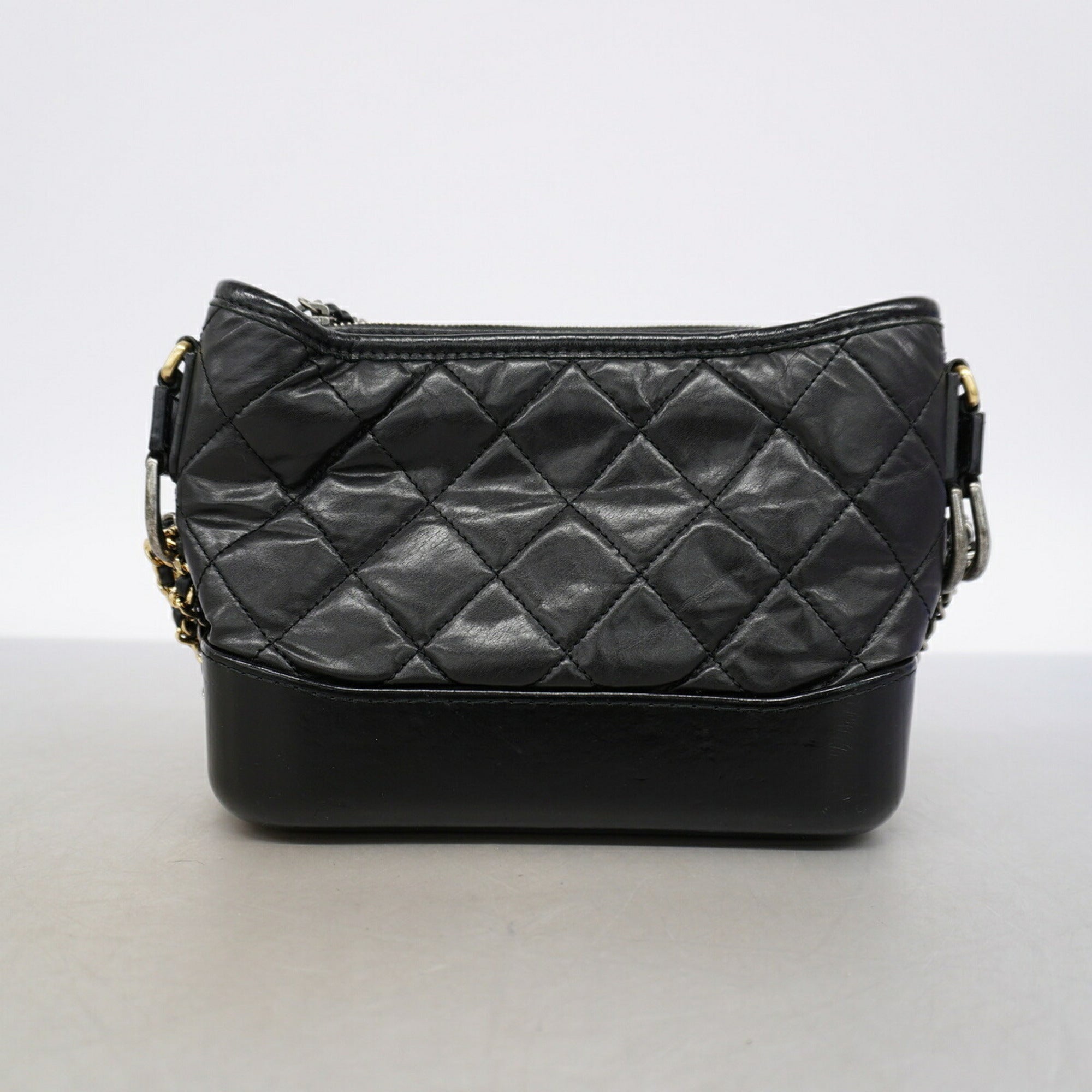 Chanel Black Leather Shoulder Bag (Pre-Owned)