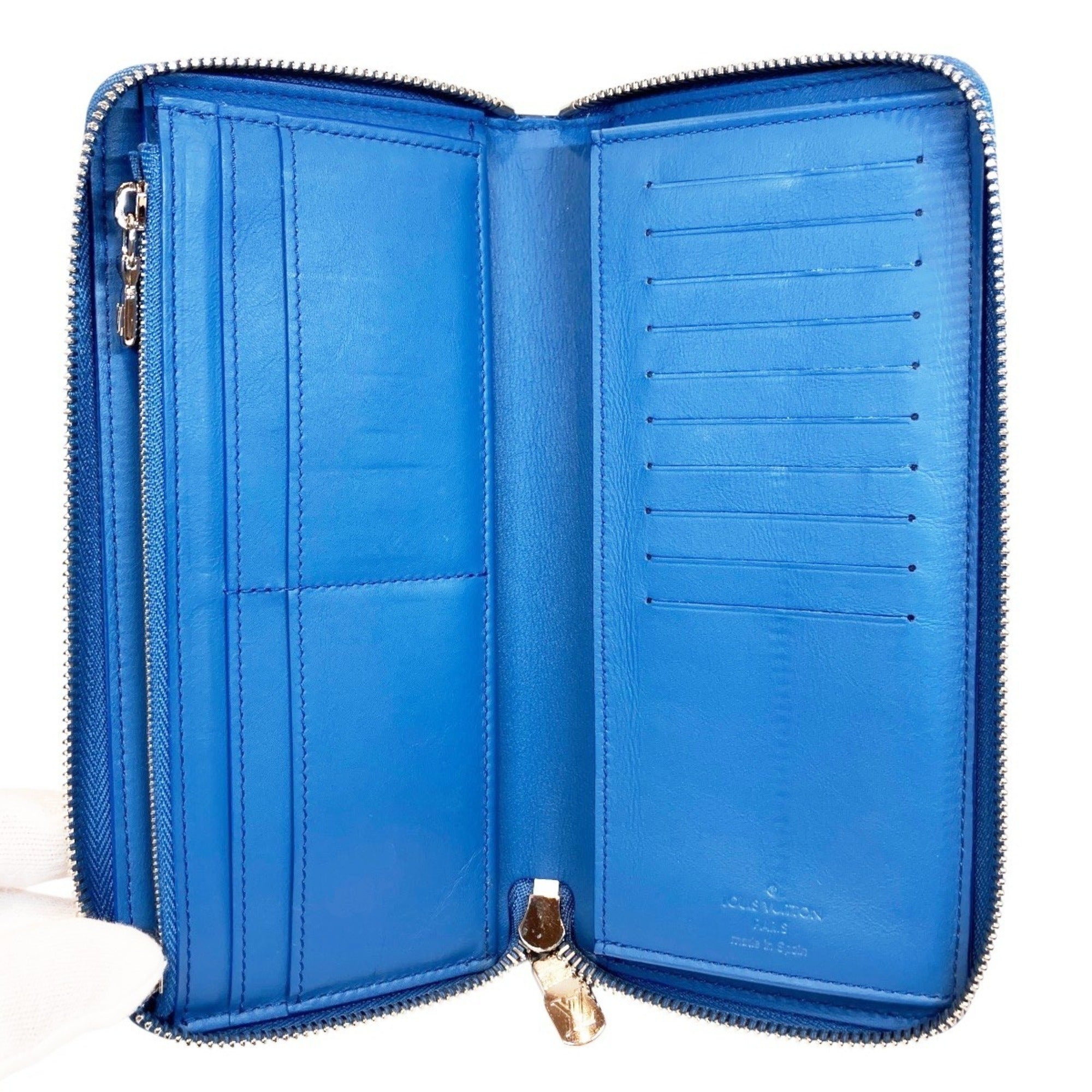 Louis Vuitton Taiga Blue Leather Long Wallet (Bi-Fold) (Pre-Owned)