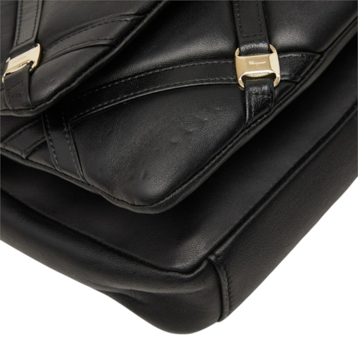 Salvatore Ferragamo Black Leather Shoulder Bag (Pre-Owned)