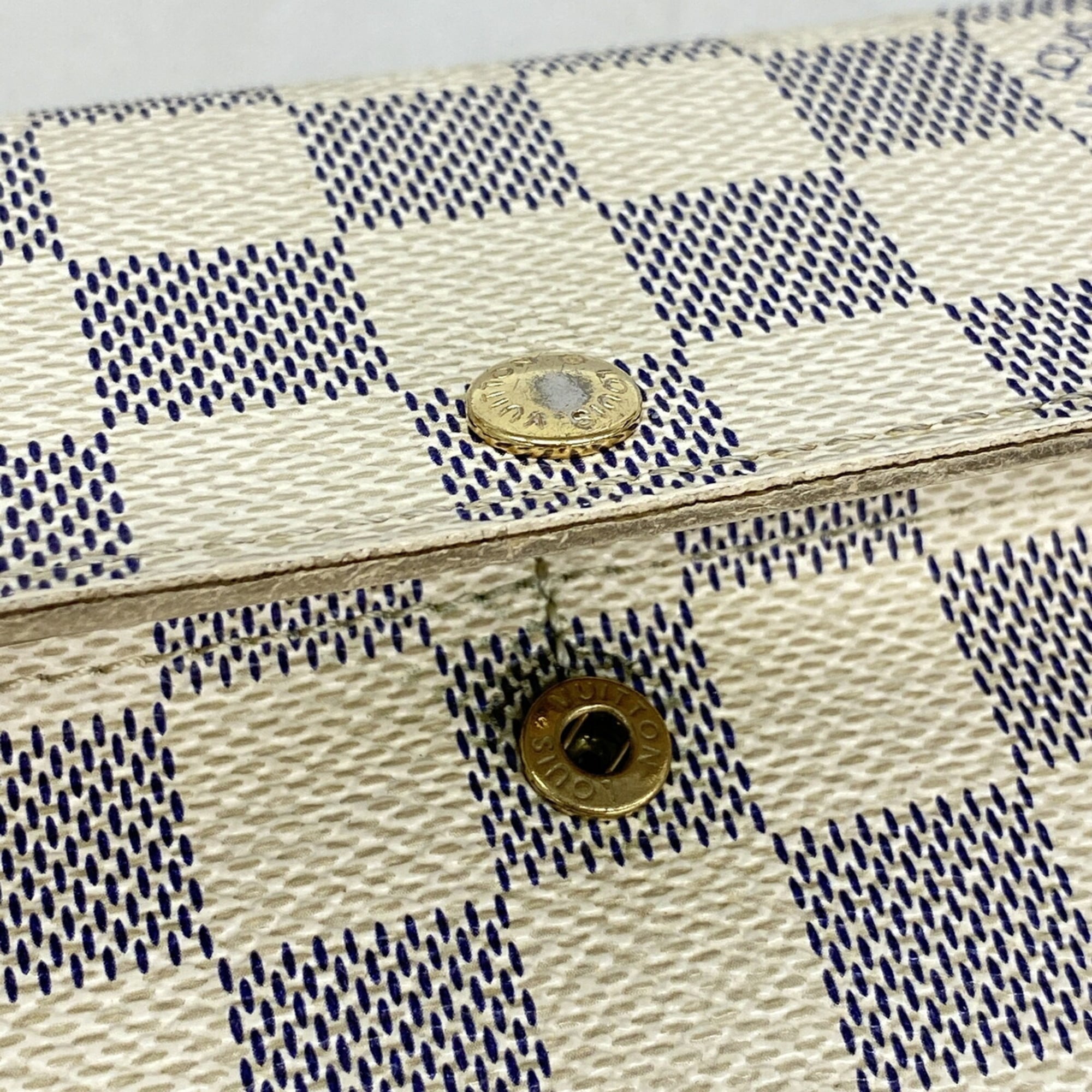 Louis Vuitton White Long Wallet (Bi-Fold) (Pre-Owned)