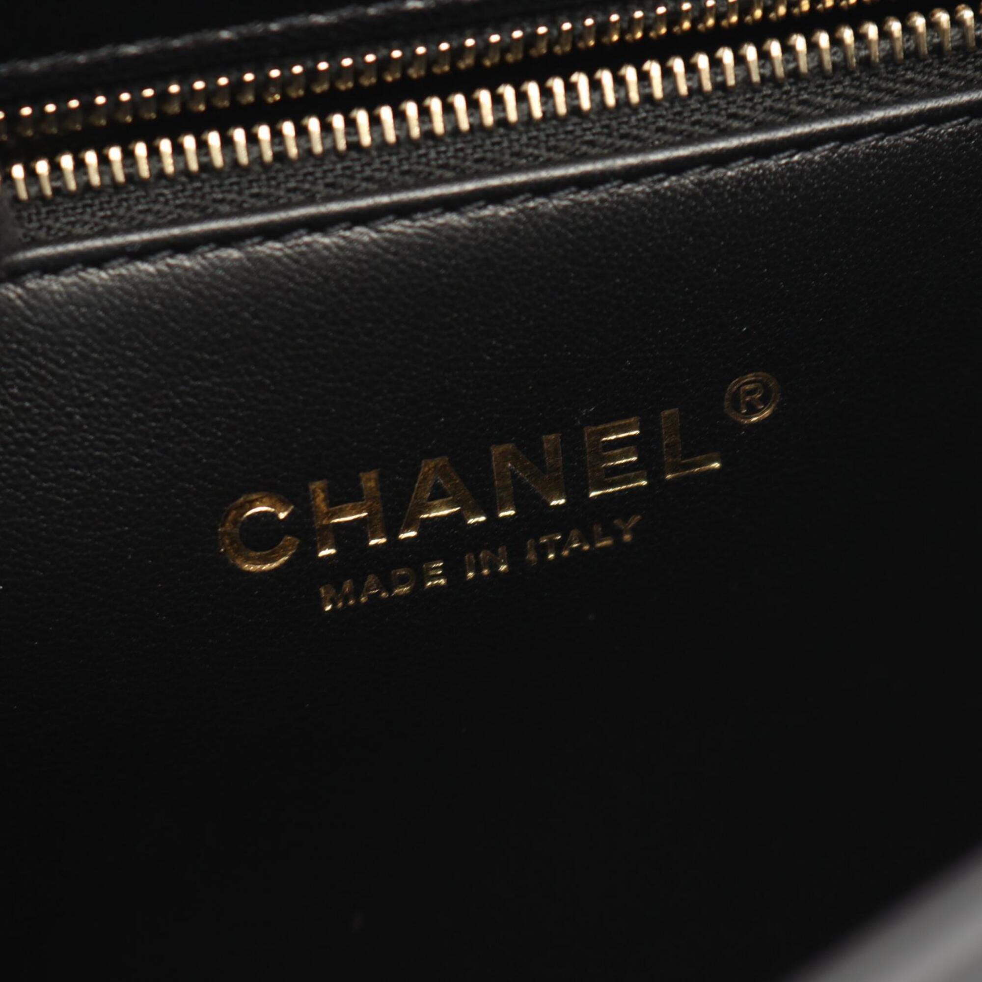Chanel Black Leather Handbag Shoulder Bag (Pre-Owned)