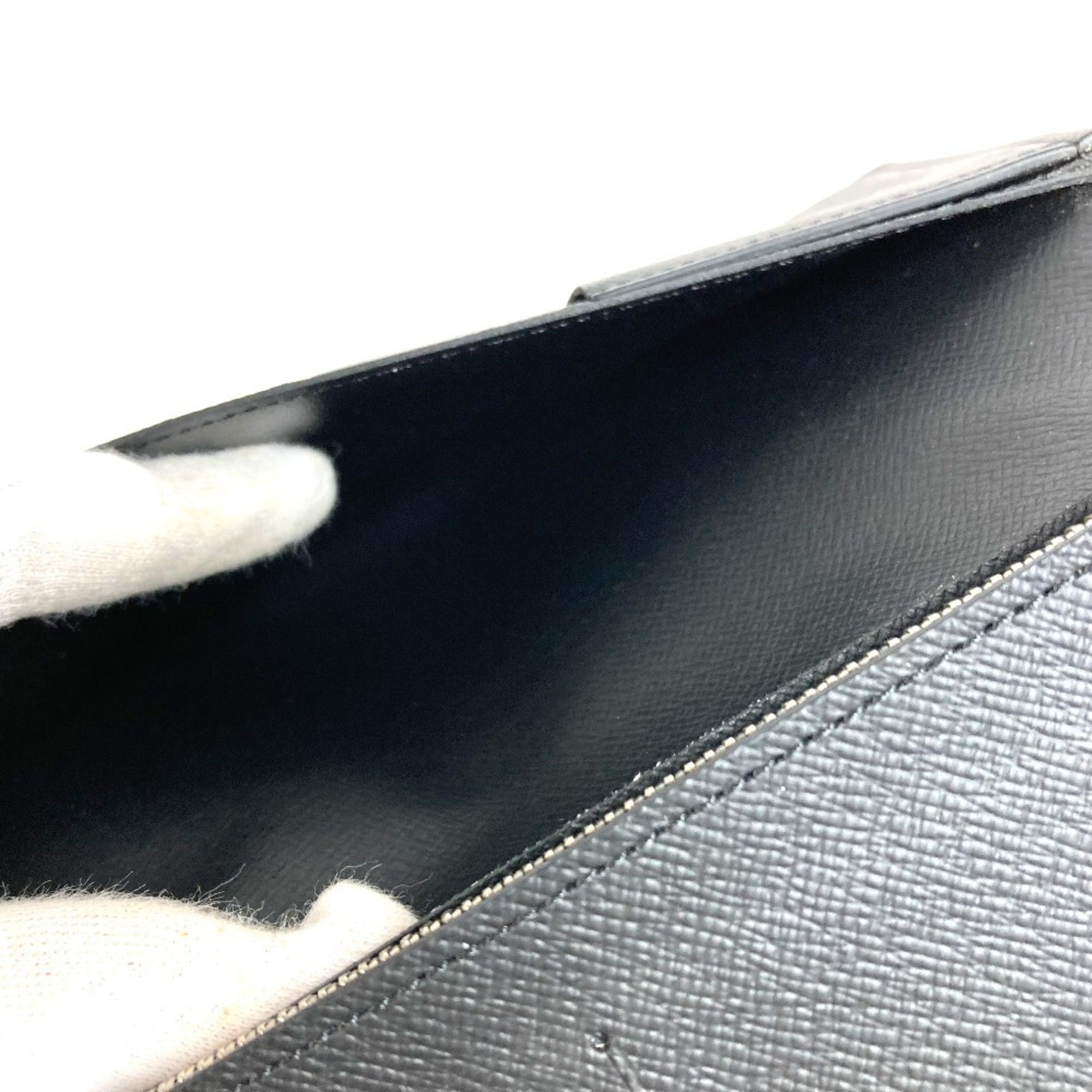 Louis Vuitton Black Noir Epi Leather Long Wallet (Bi-Fold) (Pre-Owned)