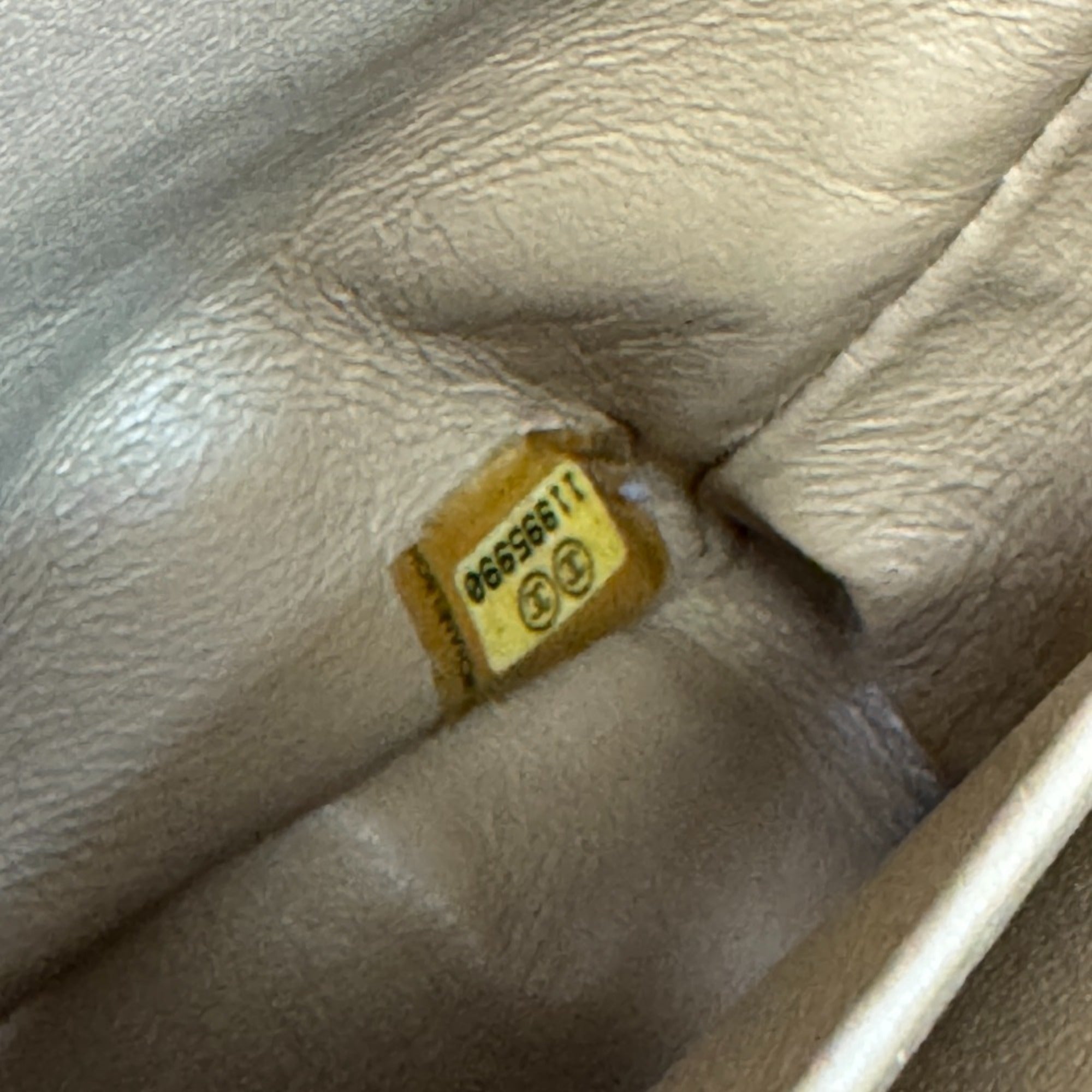 Chanel Matelasse Beige Leather Shoulder Bag (Pre-Owned)