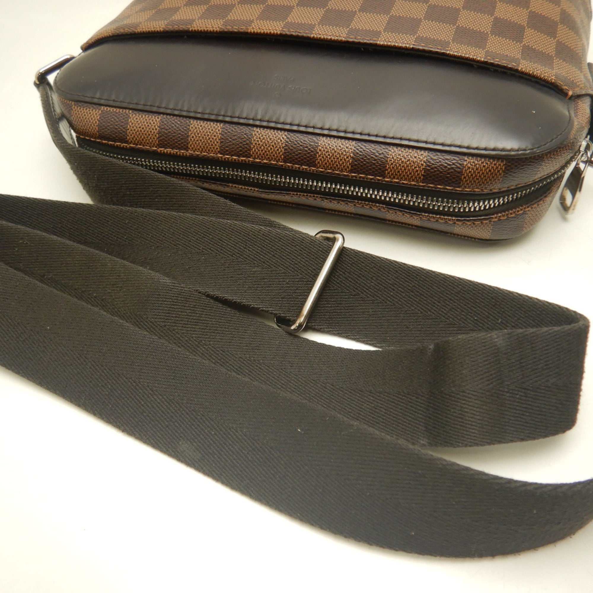 Louis Vuitton Brown Ebene Damier Canvas Shoulder Bag (Pre-Owned)