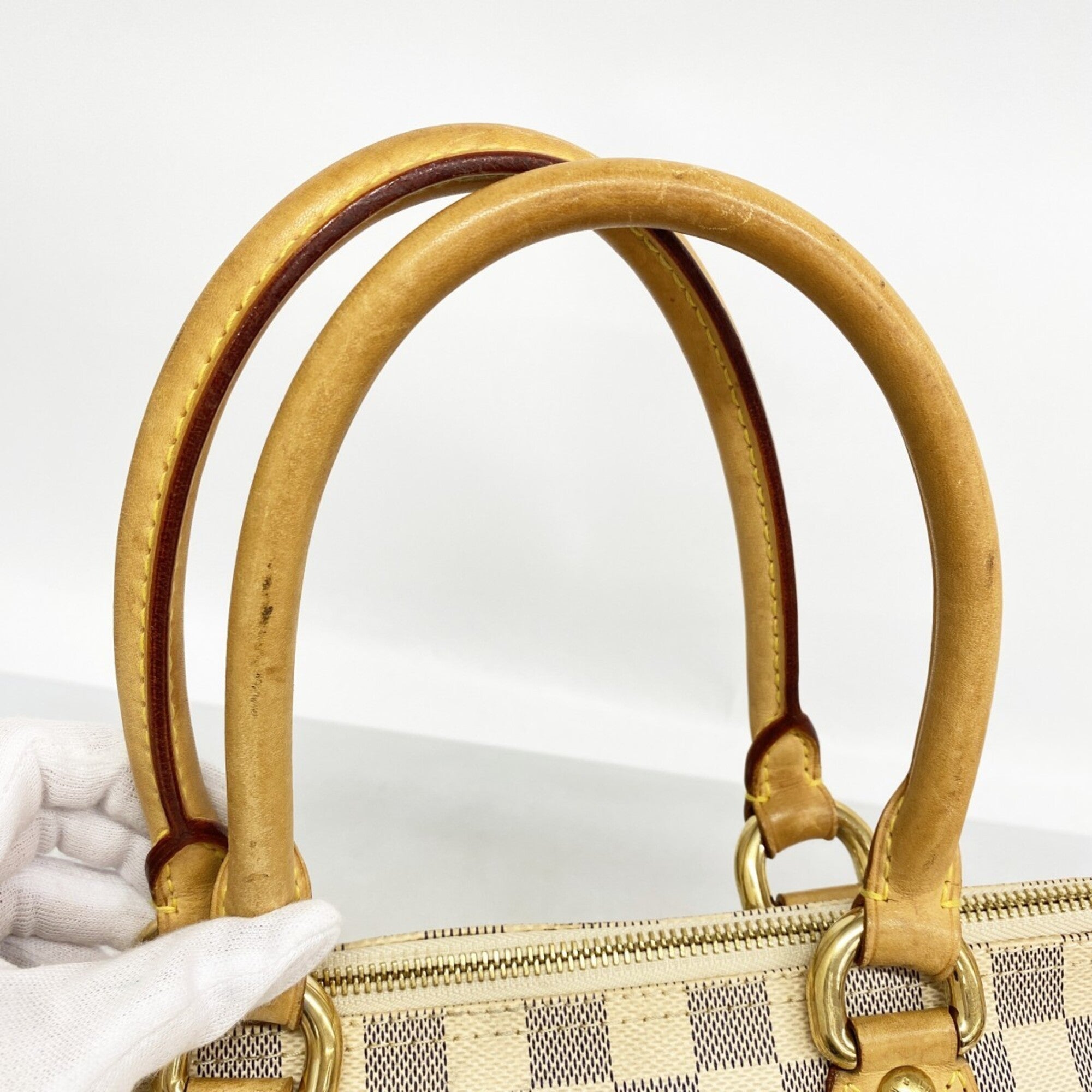 Louis Vuitton White Tote Bag (Pre-Owned)