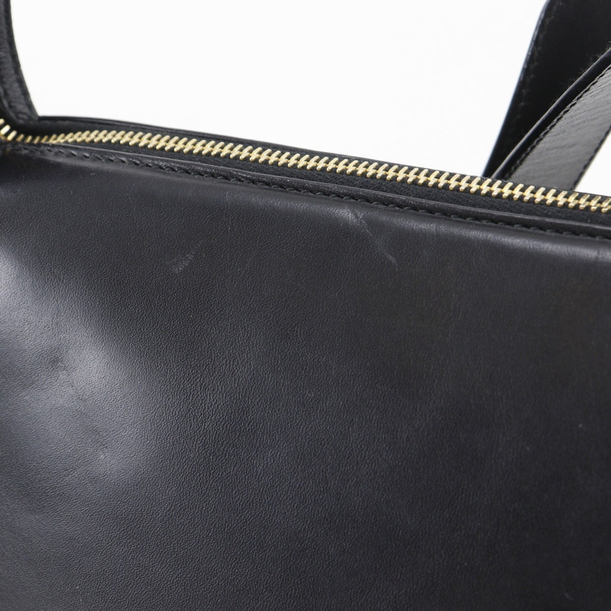 Salvatore Ferragamo Black Leather Shoulder Bag (Pre-Owned)