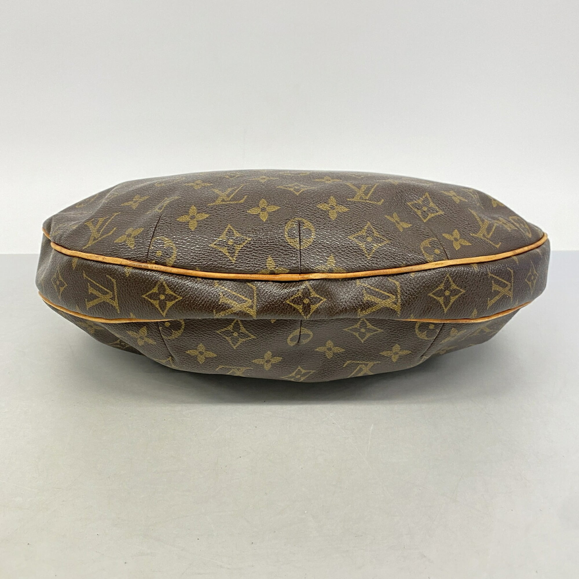 Louis Vuitton Brown Shoulder Bag (Pre-Owned)
