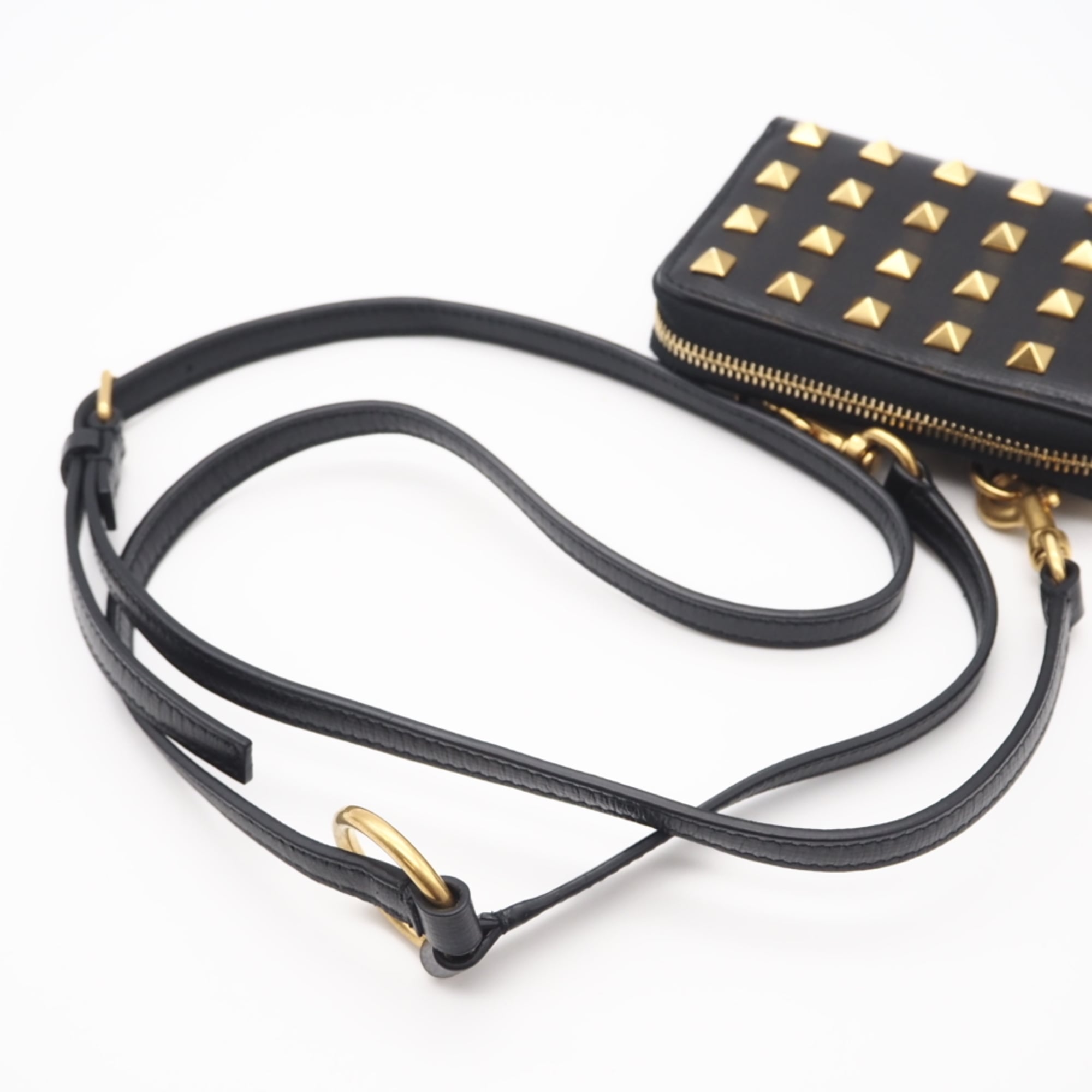 Valentino Black Leather Shoulder Bag (Pre-Owned)