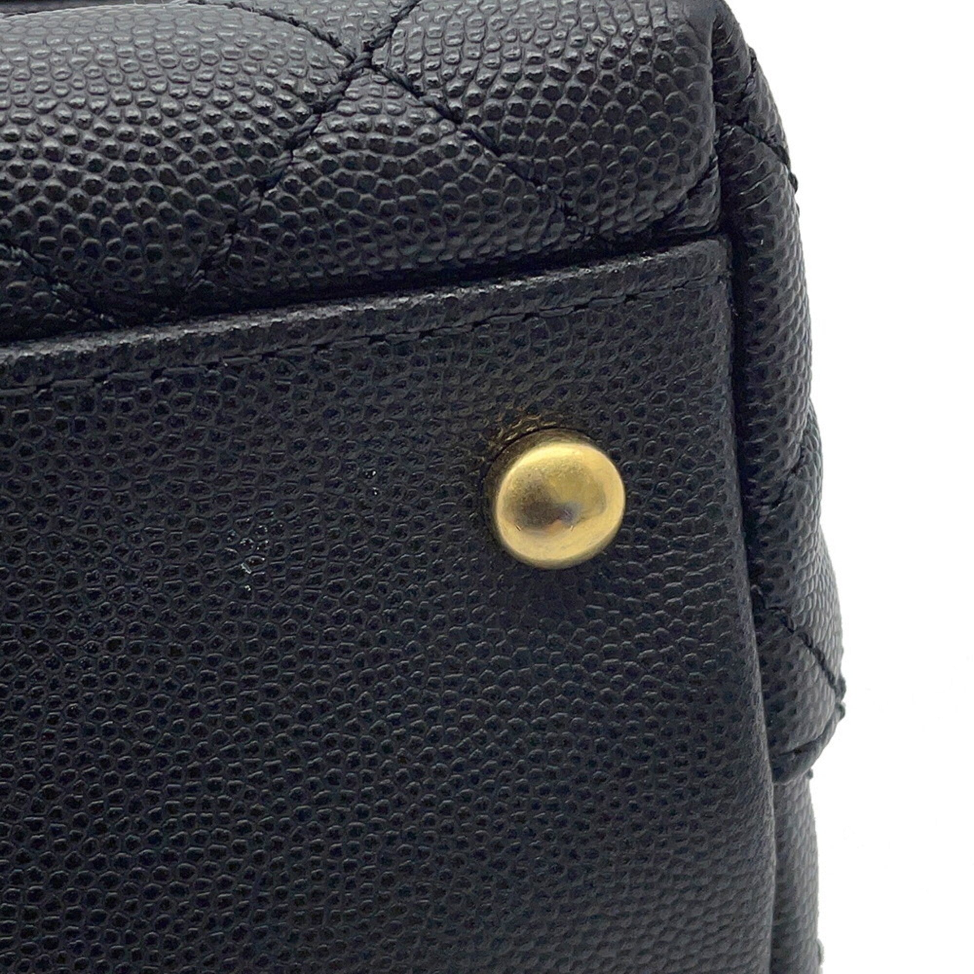 Chanel Matelasse Black Grained Calfskin Handbag (Pre-Owned)