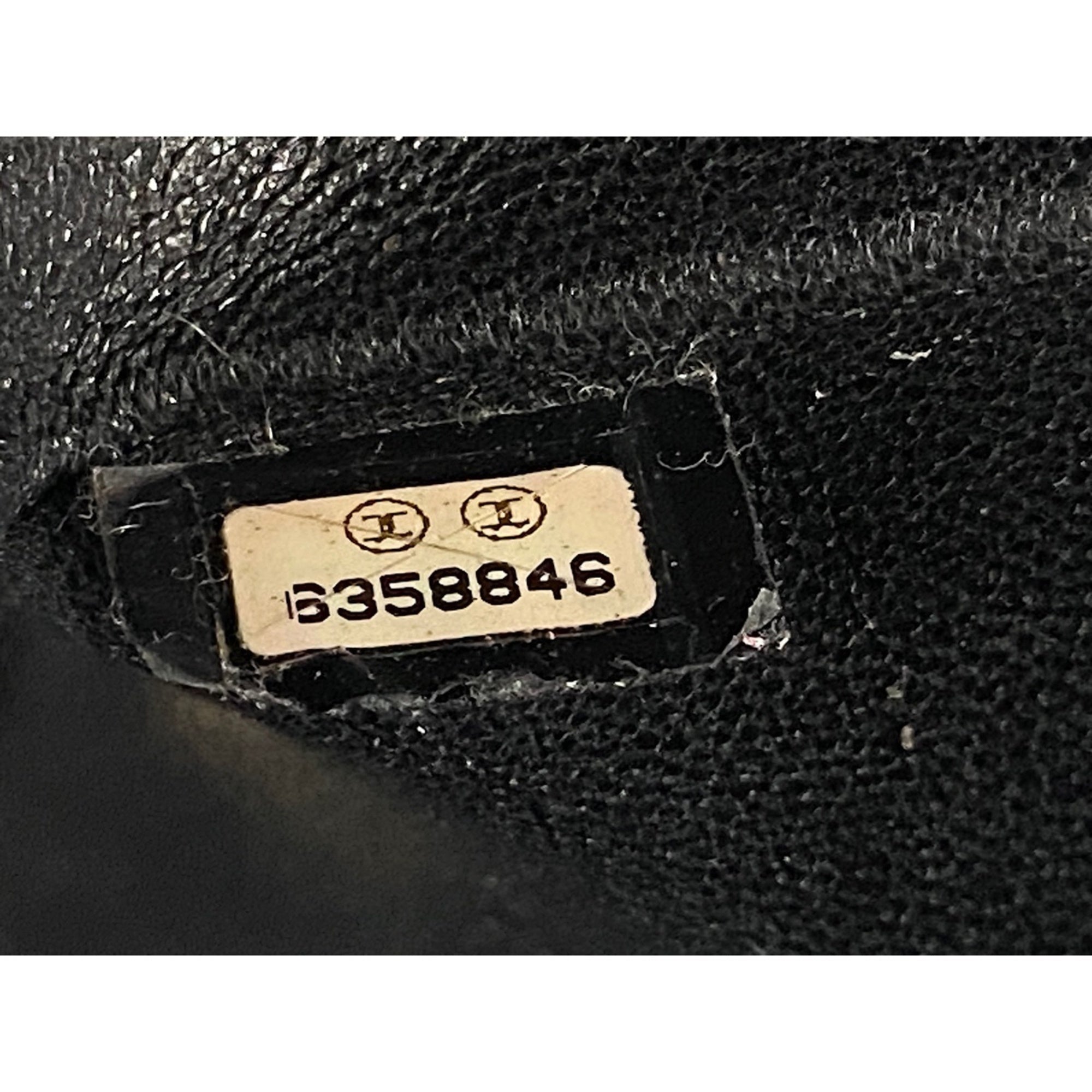 Chanel Black Shoulder Bag (Pre-Owned)