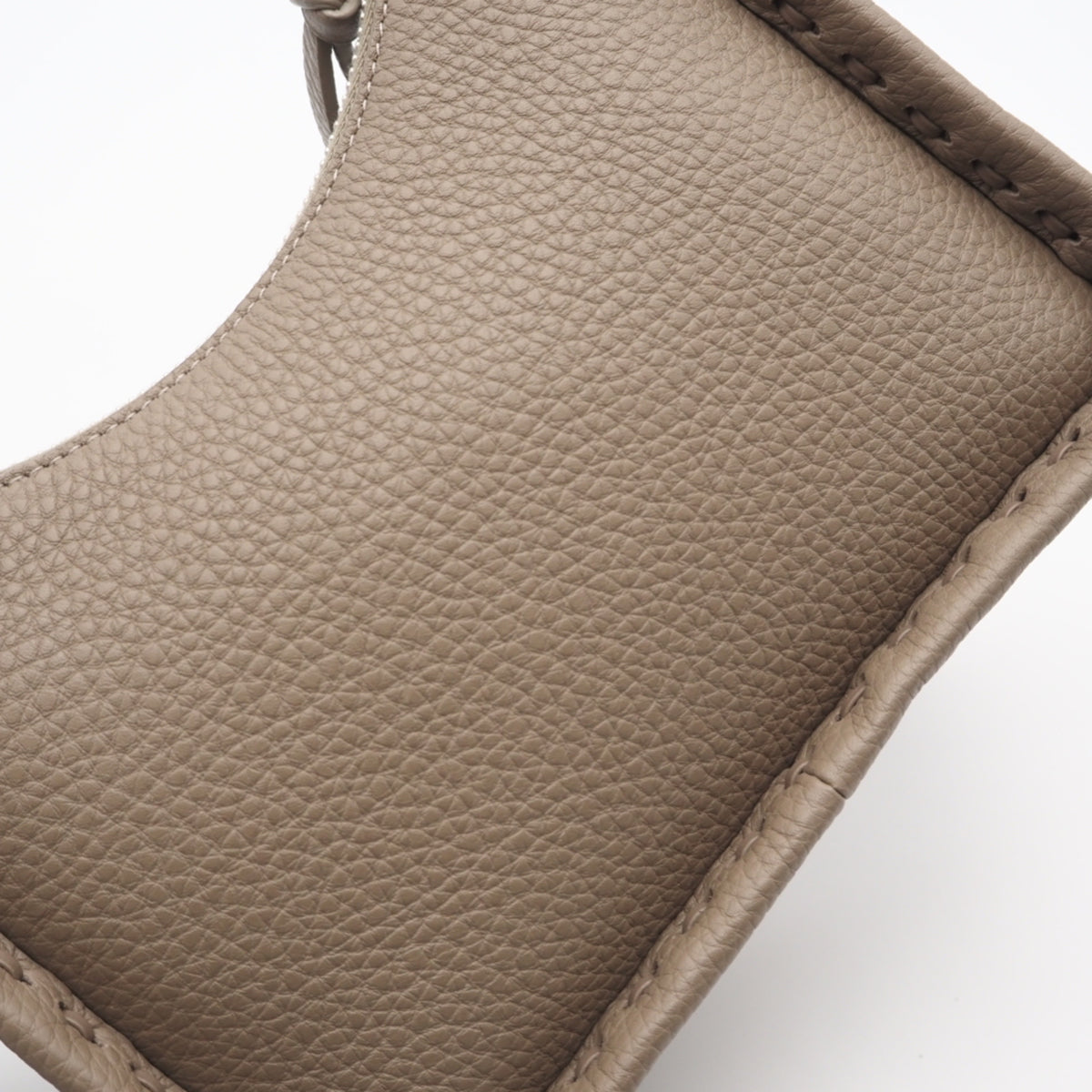 Fendi Beige Leather Handbag (Pre-Owned)