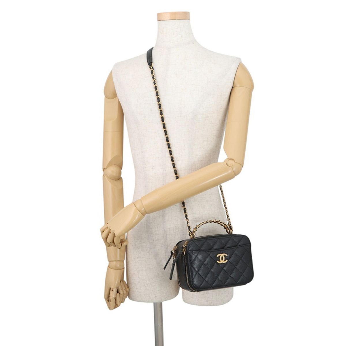Chanel Black Grained Calfskin Shoulder Bag (Pre-Owned)