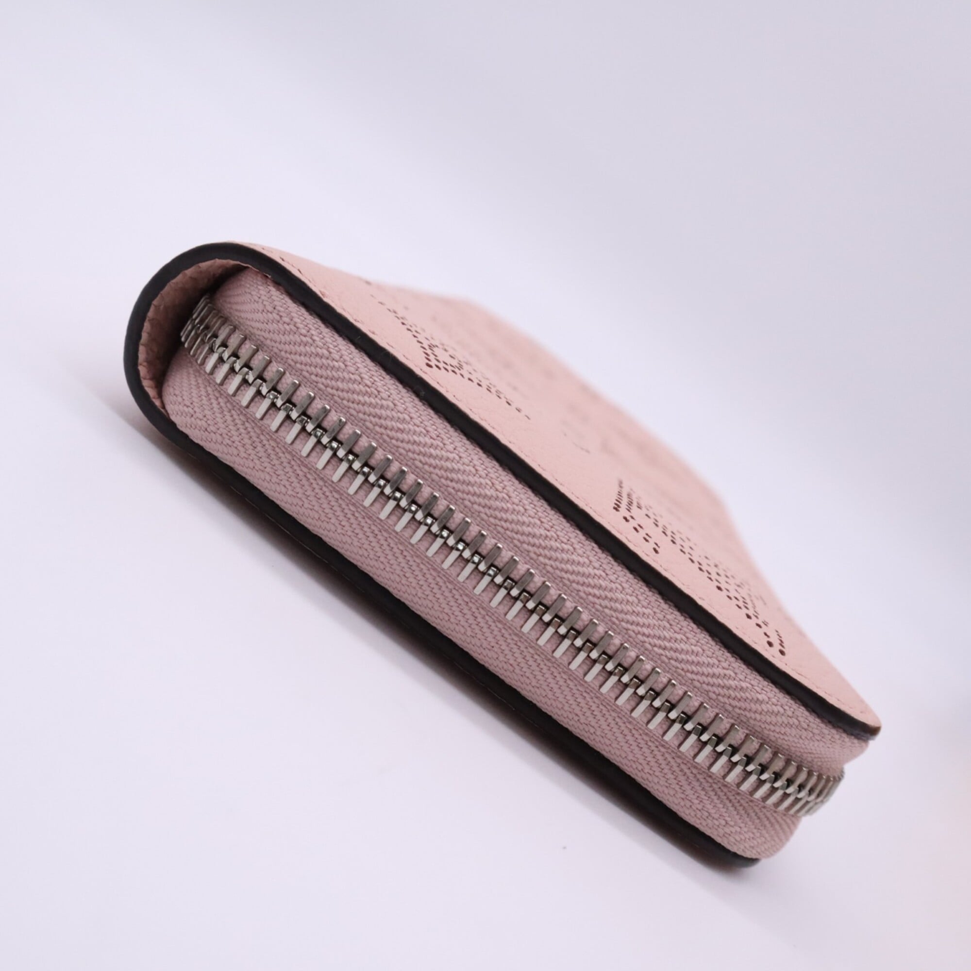 Louis Vuitton Mahina Pink Leather Long Wallet (Bi-Fold) (Pre-Owned)