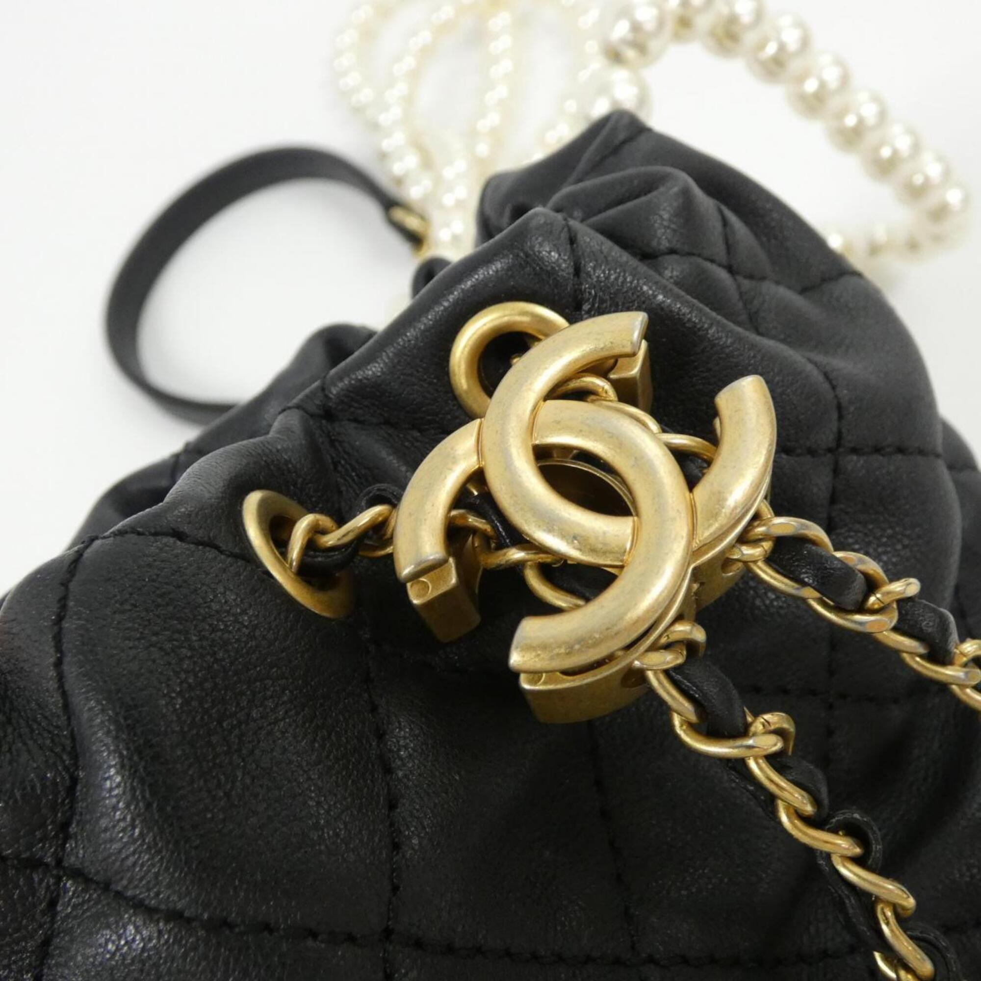 Chanel Black Artificial Pearl Leather Shoulder Bag (Pre-Owned)