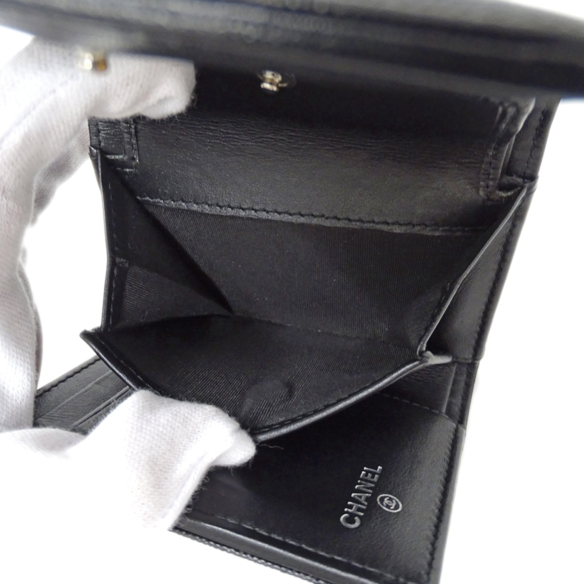 Chanel Black Grained Calfskin Wallet (Tri-Fold) (Pre-Owned)