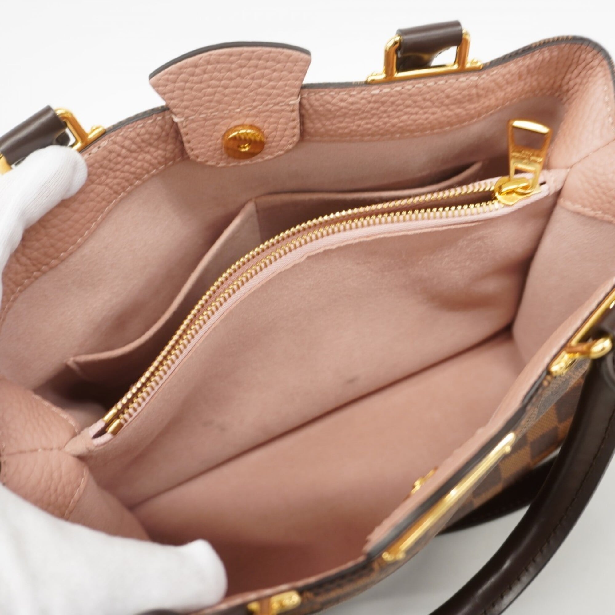 Louis Vuitton Ebene Magnolia Handbag (Pre-Owned)