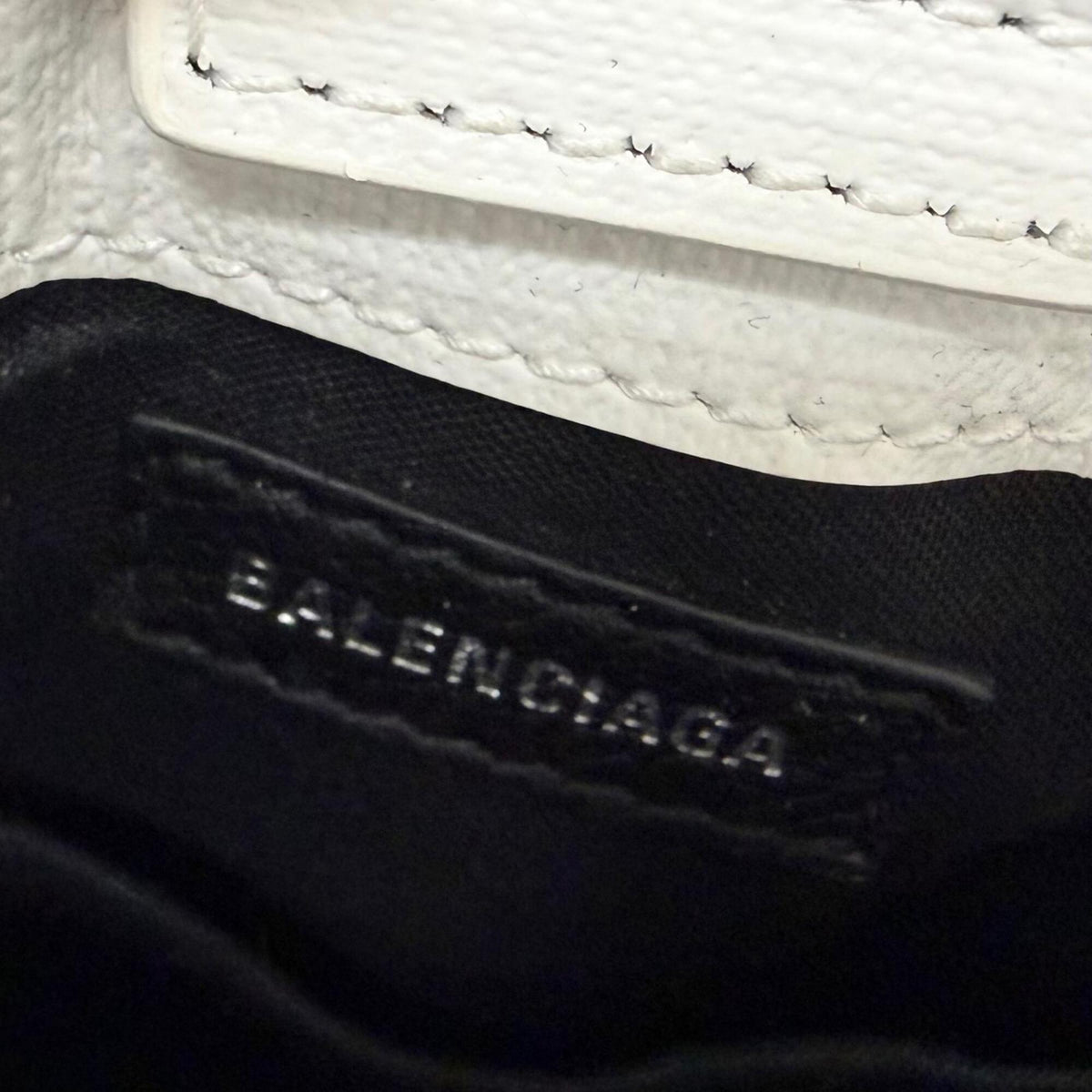 Balenciaga White Leather Shoulder Bag (Pre-Owned)