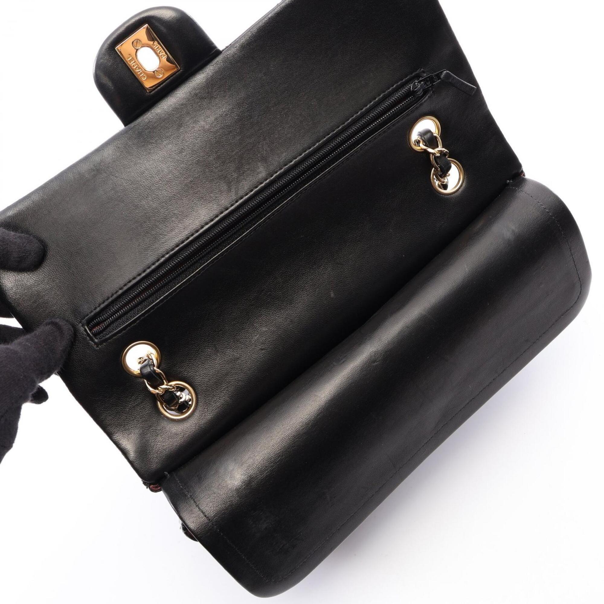 Chanel Black Leather Handbag Shoulder Bag (Pre-Owned)