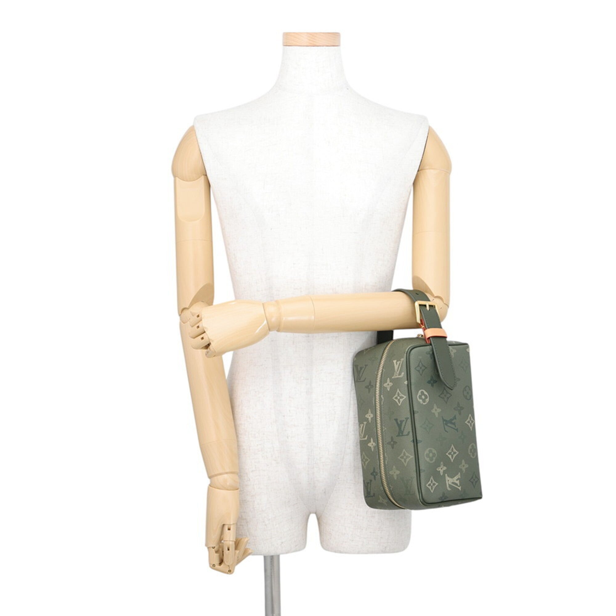 Louis Vuitton Green Khaki Monogram Monogram Clutch Bag Handbag Pouch (Pre-Owned)